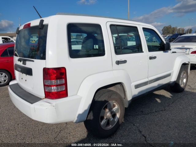 Photo 3 VIN: 1C4PJMAKXCW126354 - JEEP LIBERTY 