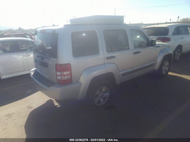 Photo 3 VIN: 1C4PJMAKXCW151996 - JEEP LIBERTY 