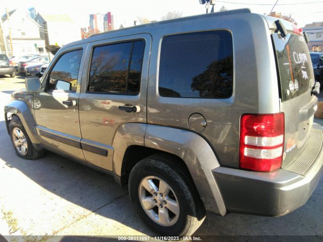 Photo 2 VIN: 1C4PJMAKXCW177904 - JEEP LIBERTY 