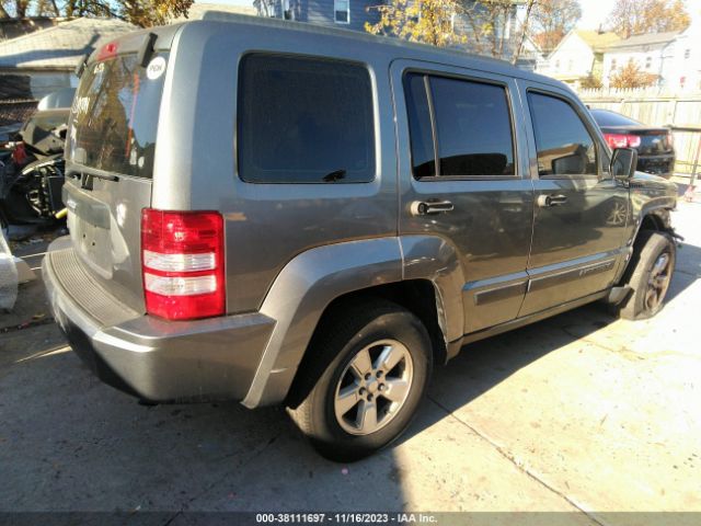 Photo 3 VIN: 1C4PJMAKXCW177904 - JEEP LIBERTY 