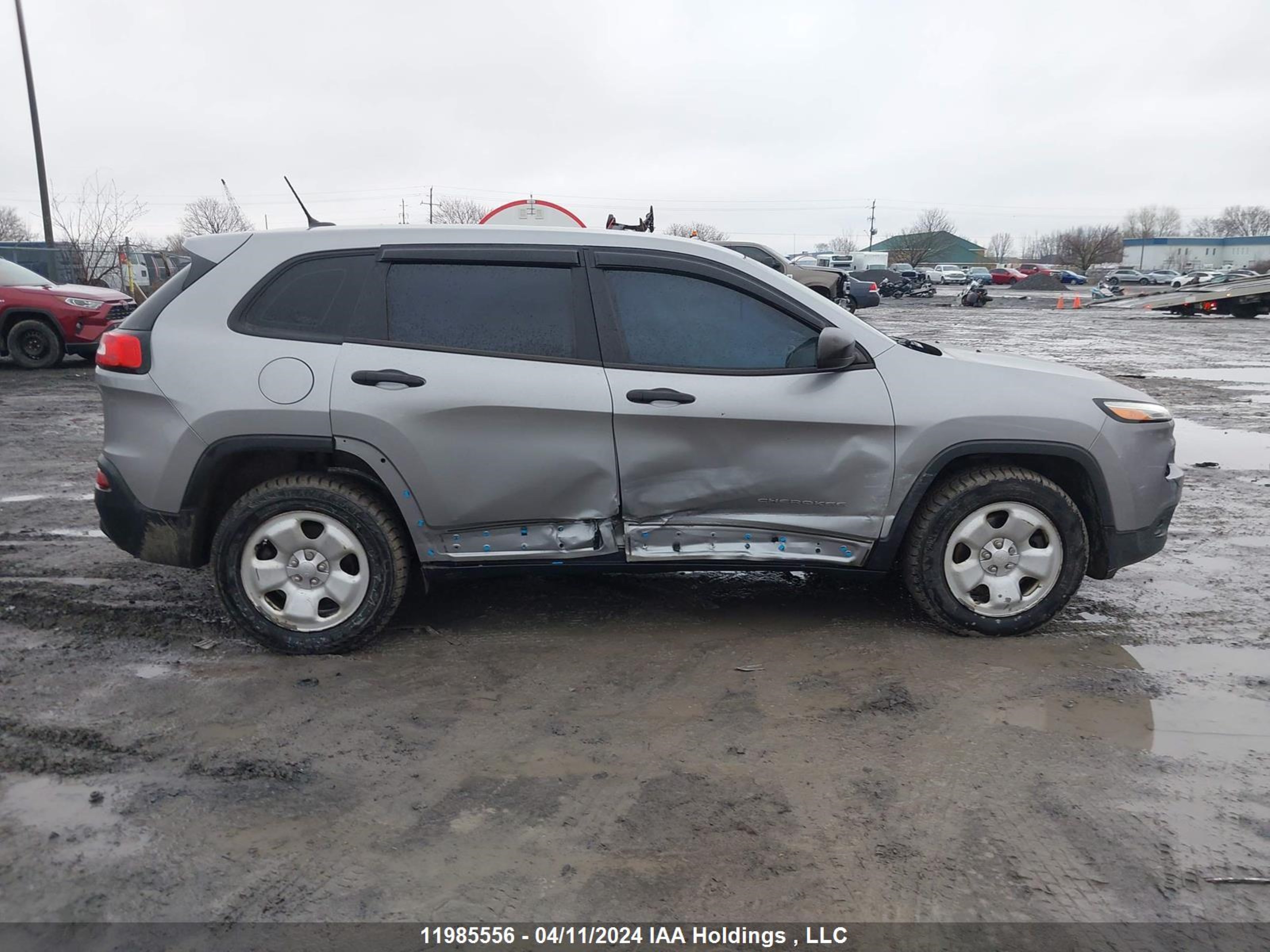 Photo 12 VIN: 1C4PJMAS2GW358467 - JEEP CHEROKEE 