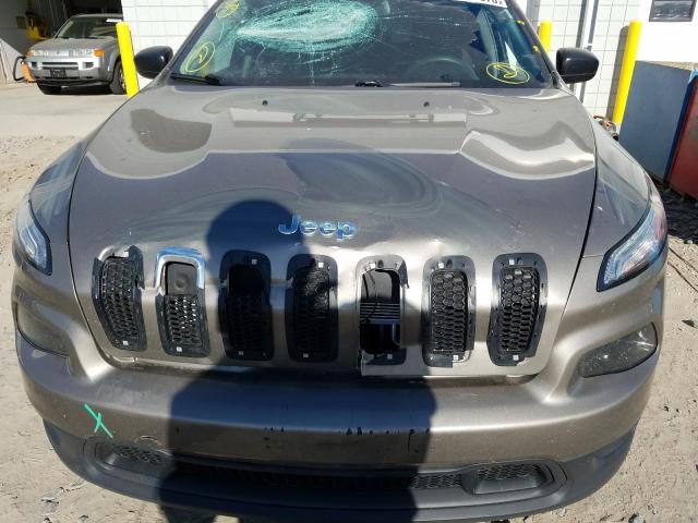 Photo 8 VIN: 1C4PJMAS4GW251064 - JEEP CHEROKEE S 