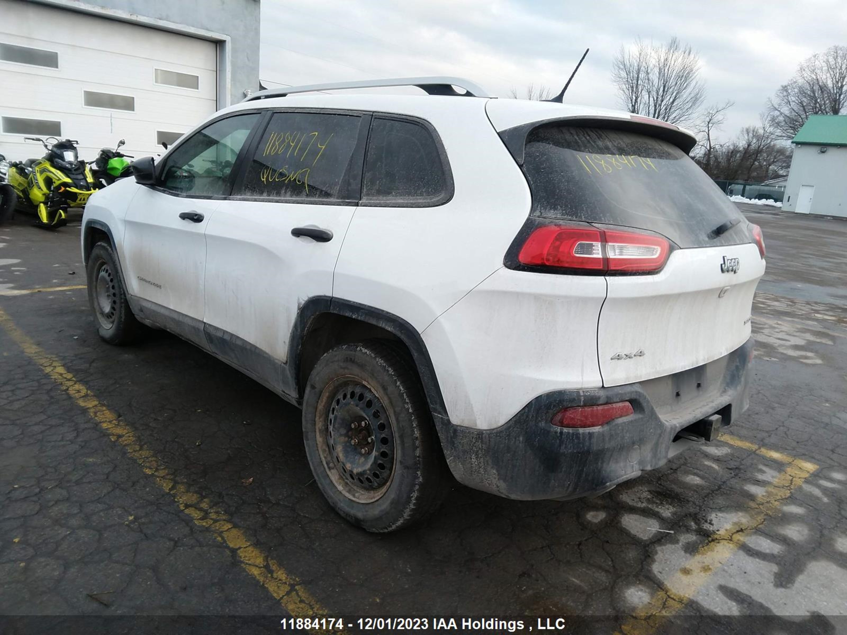 Photo 2 VIN: 1C4PJMAS6EW167972 - JEEP CHEROKEE 