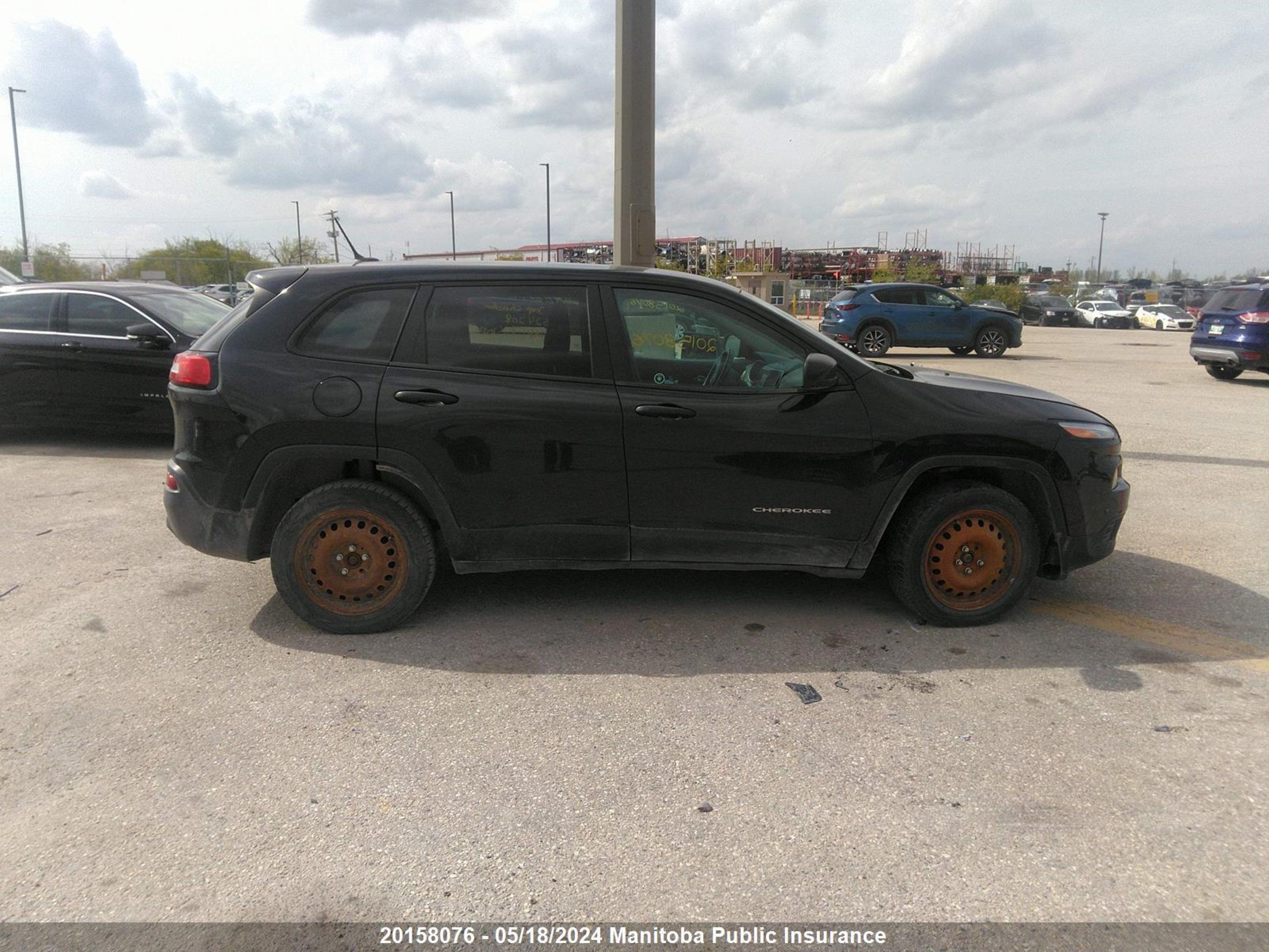 Photo 12 VIN: 1C4PJMAS7FW624208 - JEEP CHEROKEE 