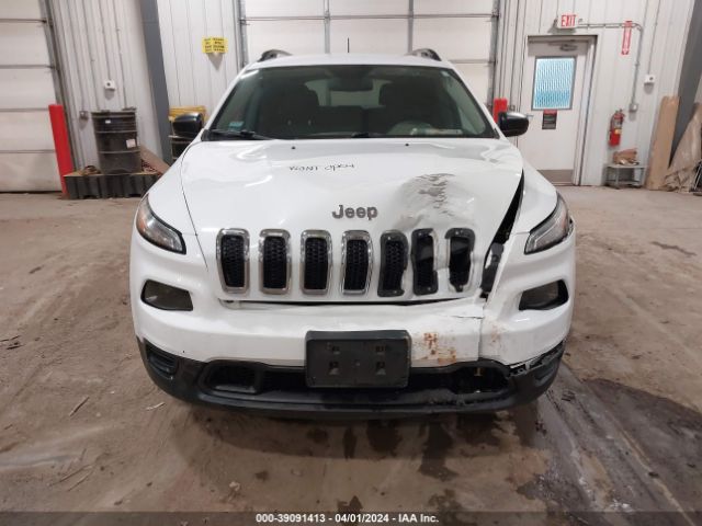 Photo 5 VIN: 1C4PJMASXGW239064 - JEEP CHEROKEE 