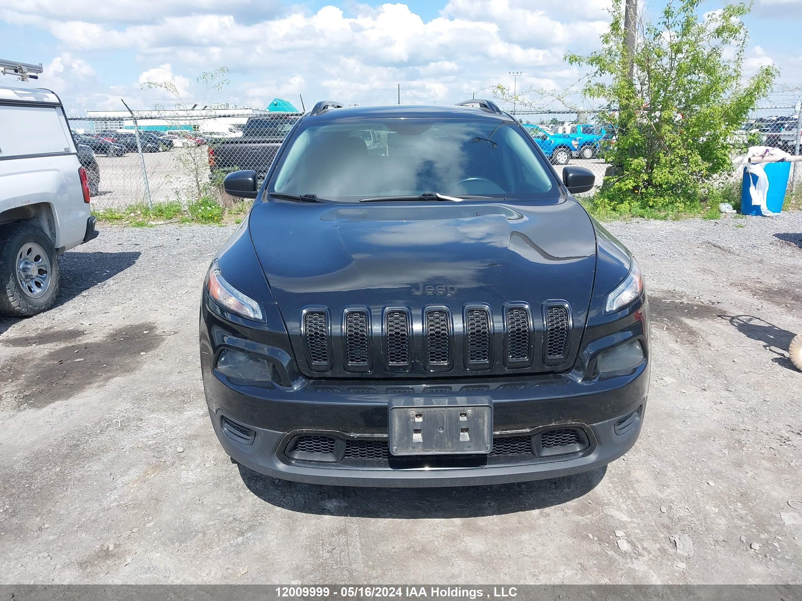 Photo 12 VIN: 1C4PJMAXXJD550752 - JEEP CHEROKEE 