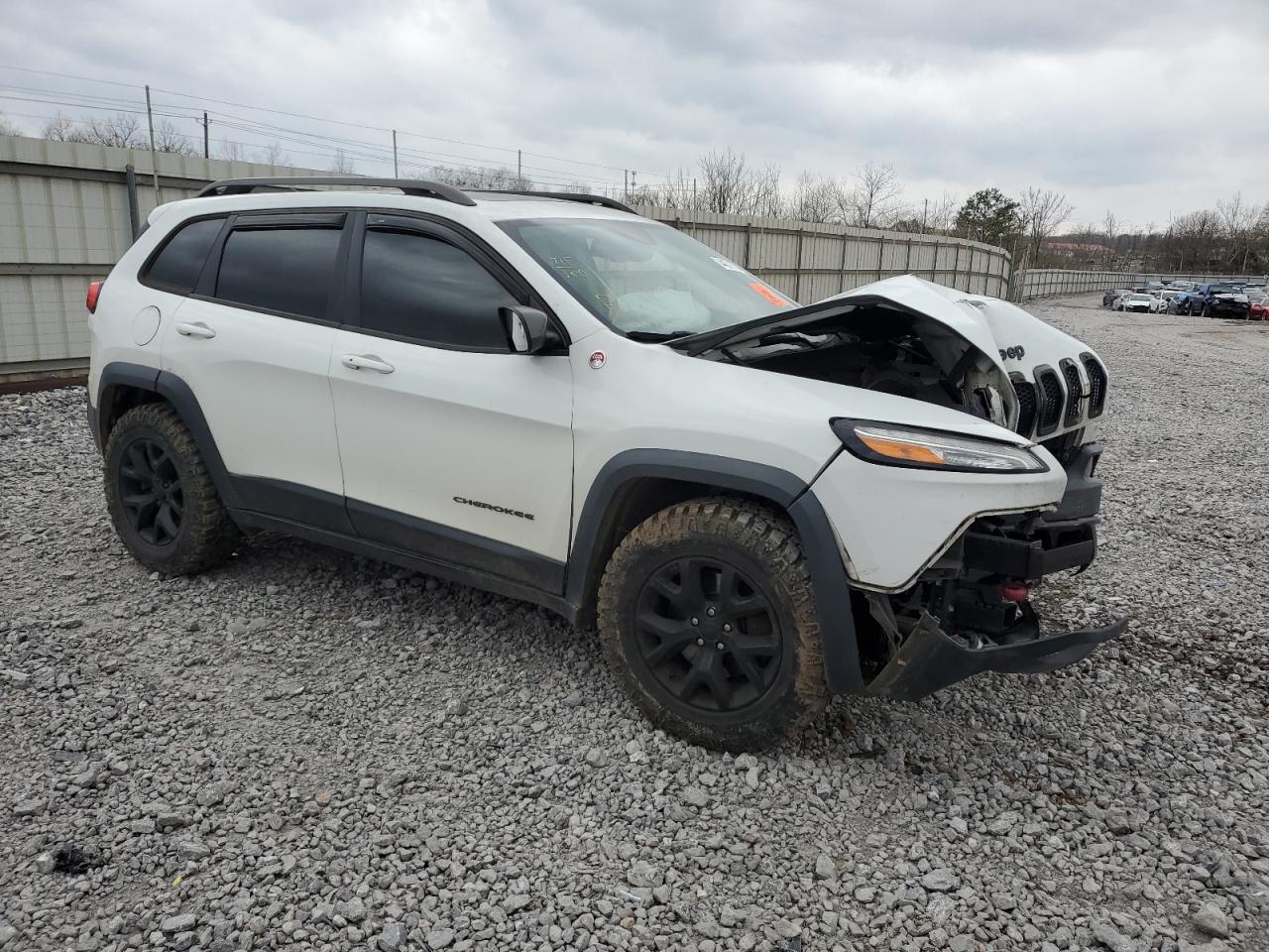 Photo 3 VIN: 1C4PJMBB0FW698939 - JEEP CHEROKEE 