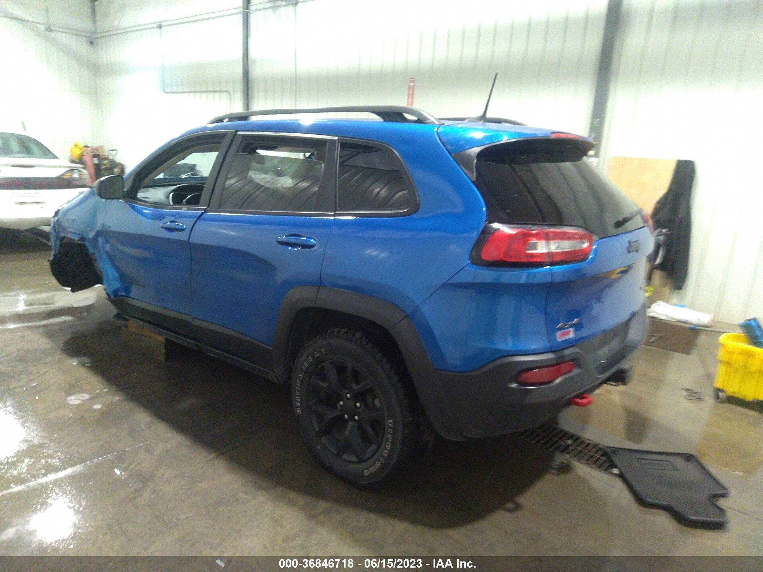 Photo 2 VIN: 1C4PJMBB6HW589582 - JEEP CHEROKEE 