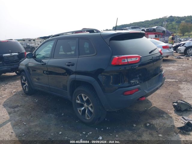 Photo 2 VIN: 1C4PJMBBXJD561222 - JEEP CHEROKEE 