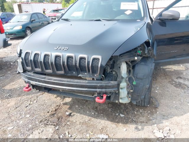 Photo 5 VIN: 1C4PJMBBXJD561222 - JEEP CHEROKEE 