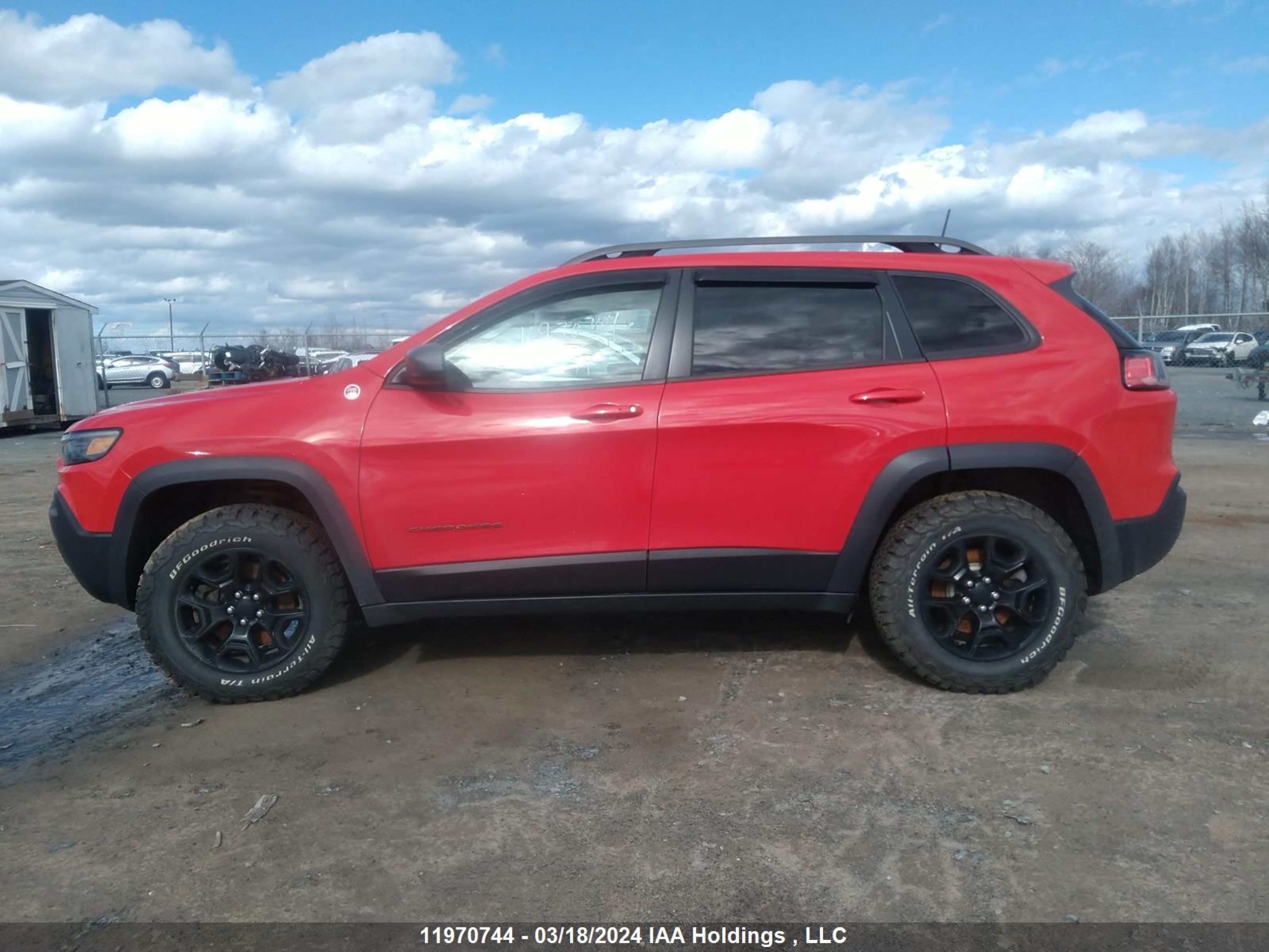 Photo 14 VIN: 1C4PJMBN6KD100854 - JEEP CHEROKEE 