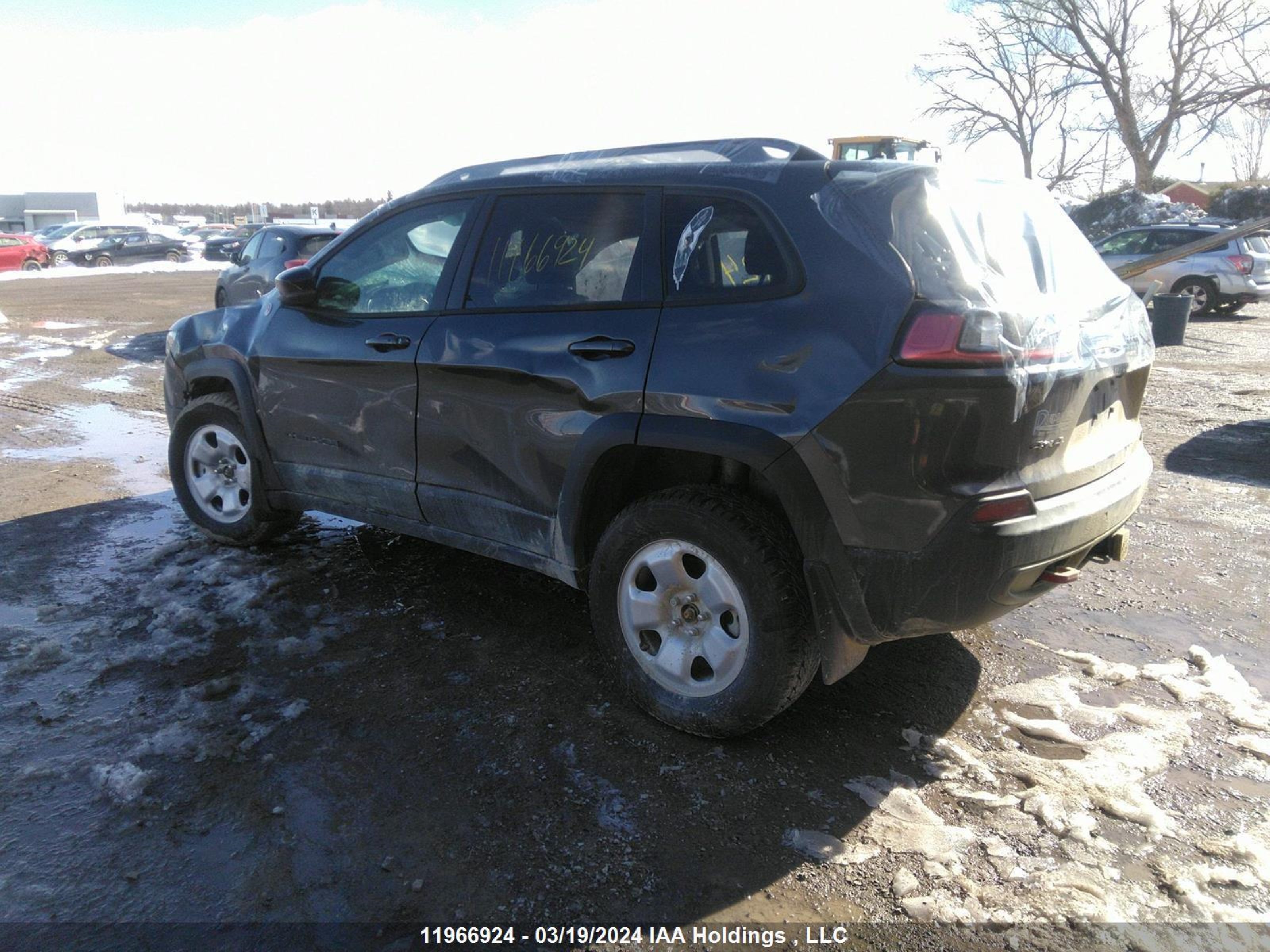 Photo 2 VIN: 1C4PJMBN6PD112106 - JEEP CHEROKEE 