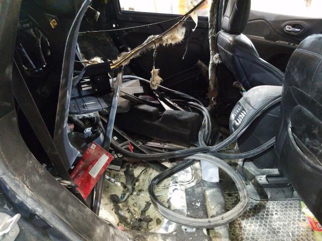 Photo 5 VIN: 1C4PJMBN8KD452575 - JEEP CHEROKEE T 