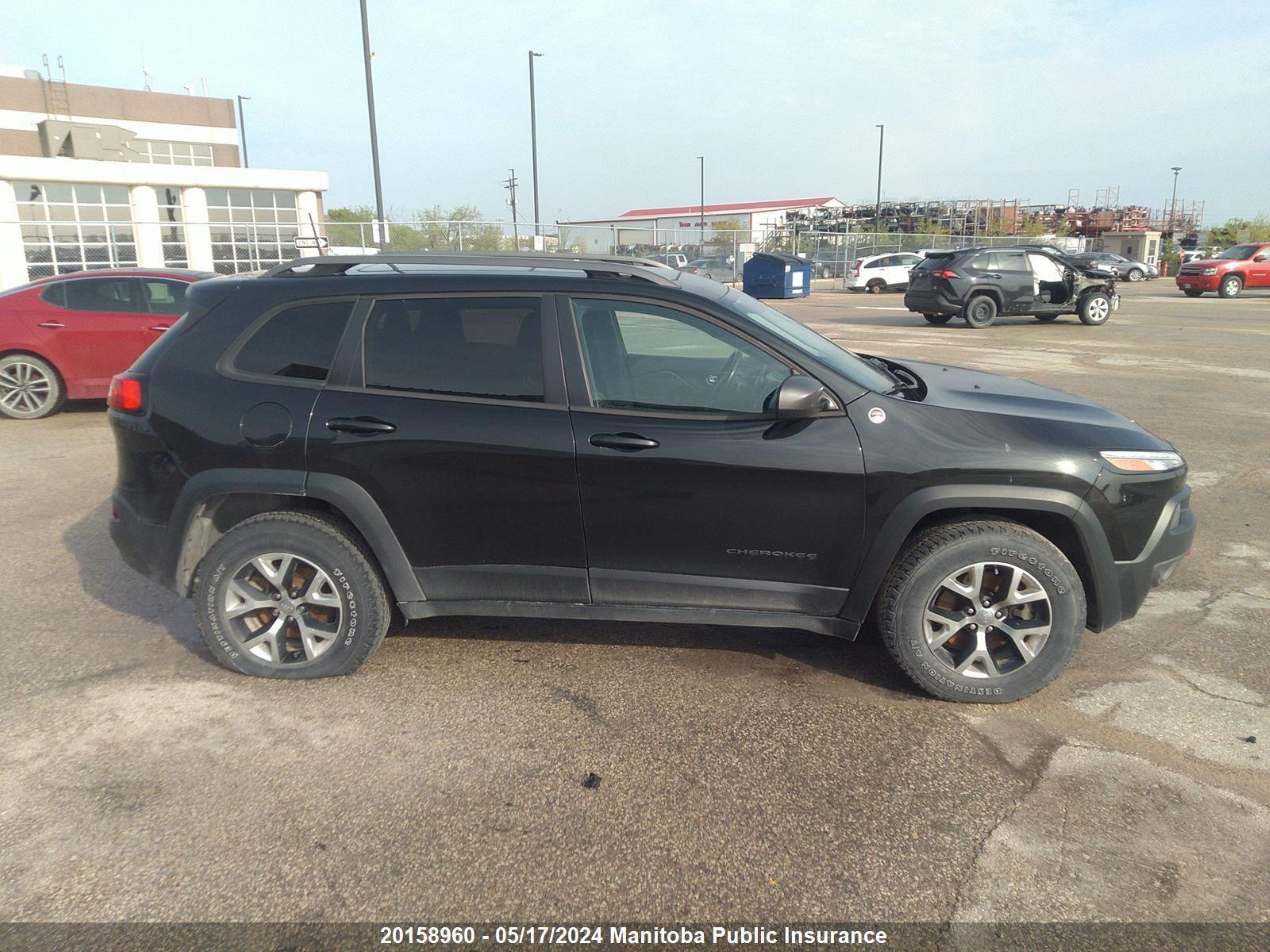 Photo 12 VIN: 1C4PJMBS1GW343036 - JEEP CHEROKEE 