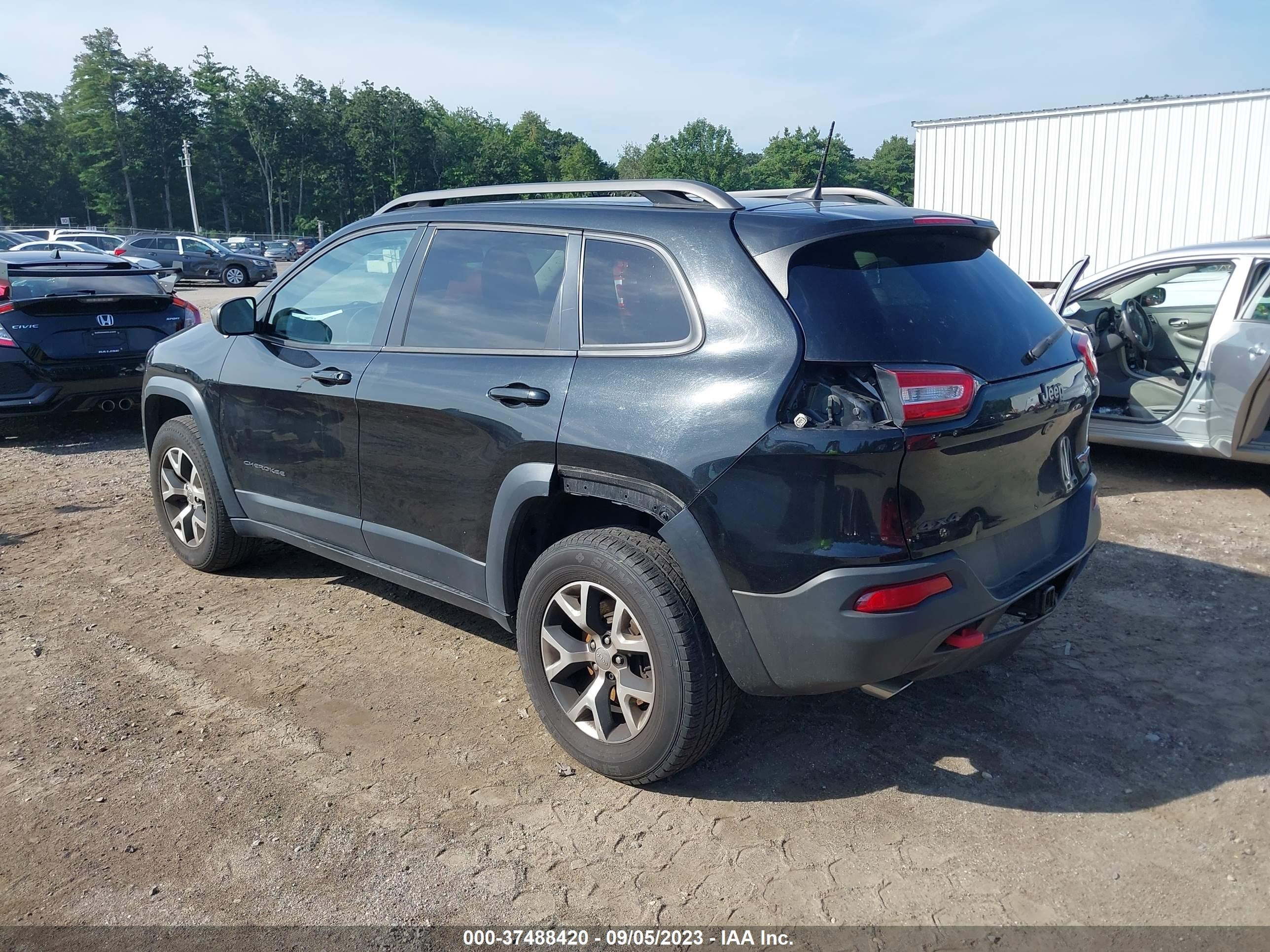 Photo 2 VIN: 1C4PJMBS2FW777495 - JEEP CHEROKEE 