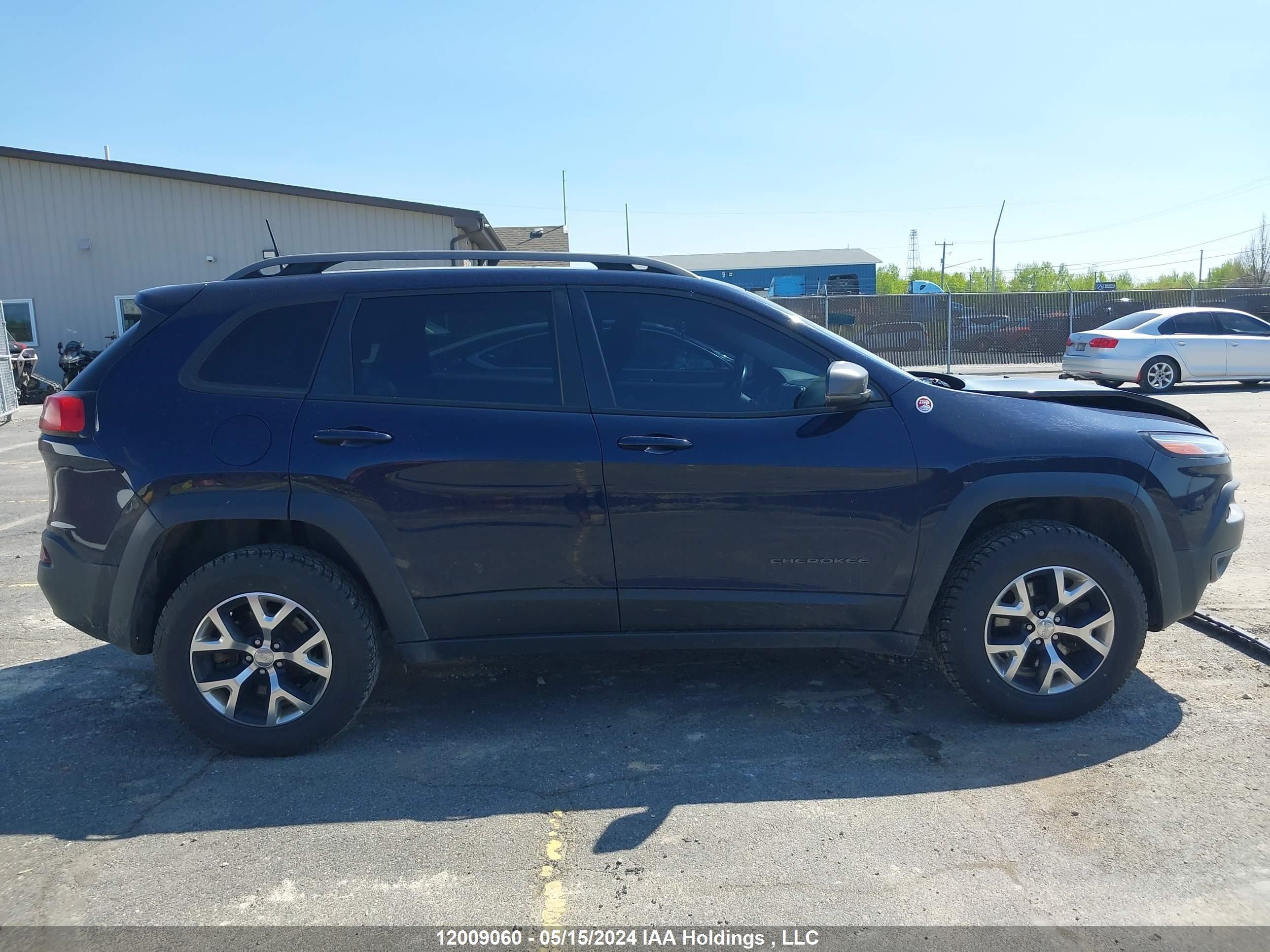 Photo 13 VIN: 1C4PJMBS4GW343886 - JEEP CHEROKEE 