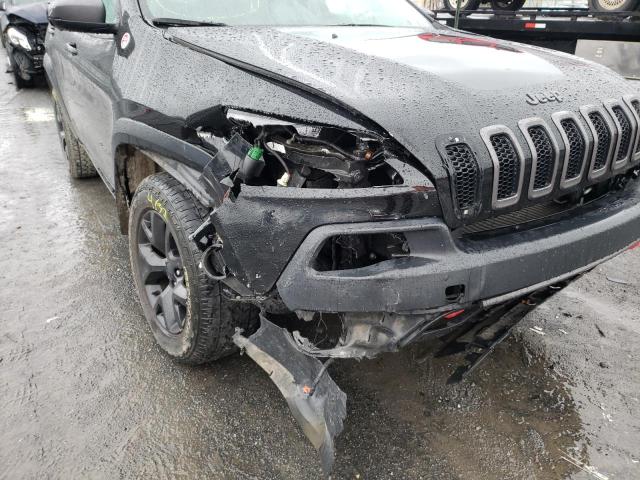 Photo 8 VIN: 1C4PJMBS4HW581139 - JEEP CHEROKEE T 