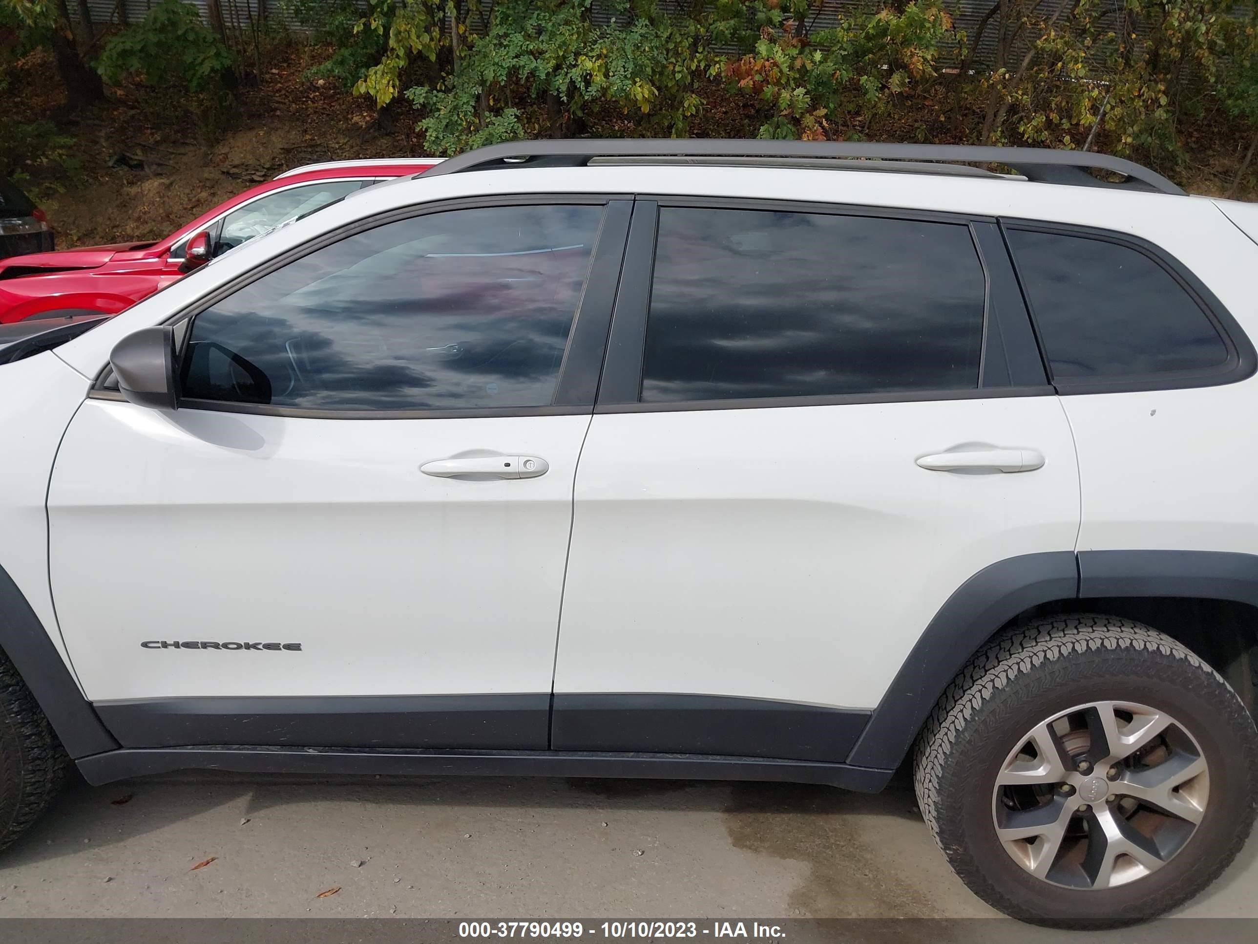 Photo 13 VIN: 1C4PJMBS7EW308708 - JEEP CHEROKEE 