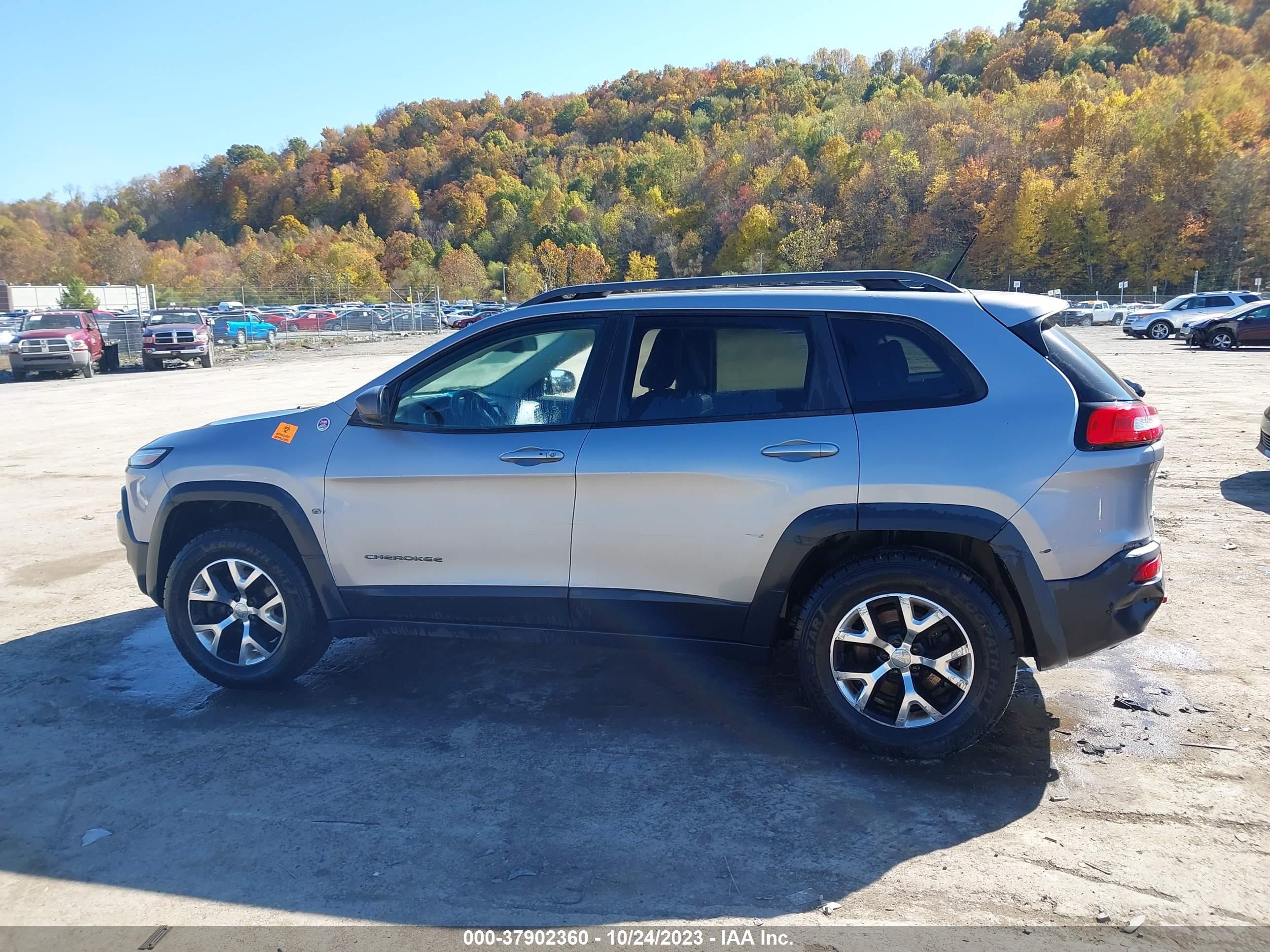 Photo 13 VIN: 1C4PJMBS8EW182570 - JEEP CHEROKEE 