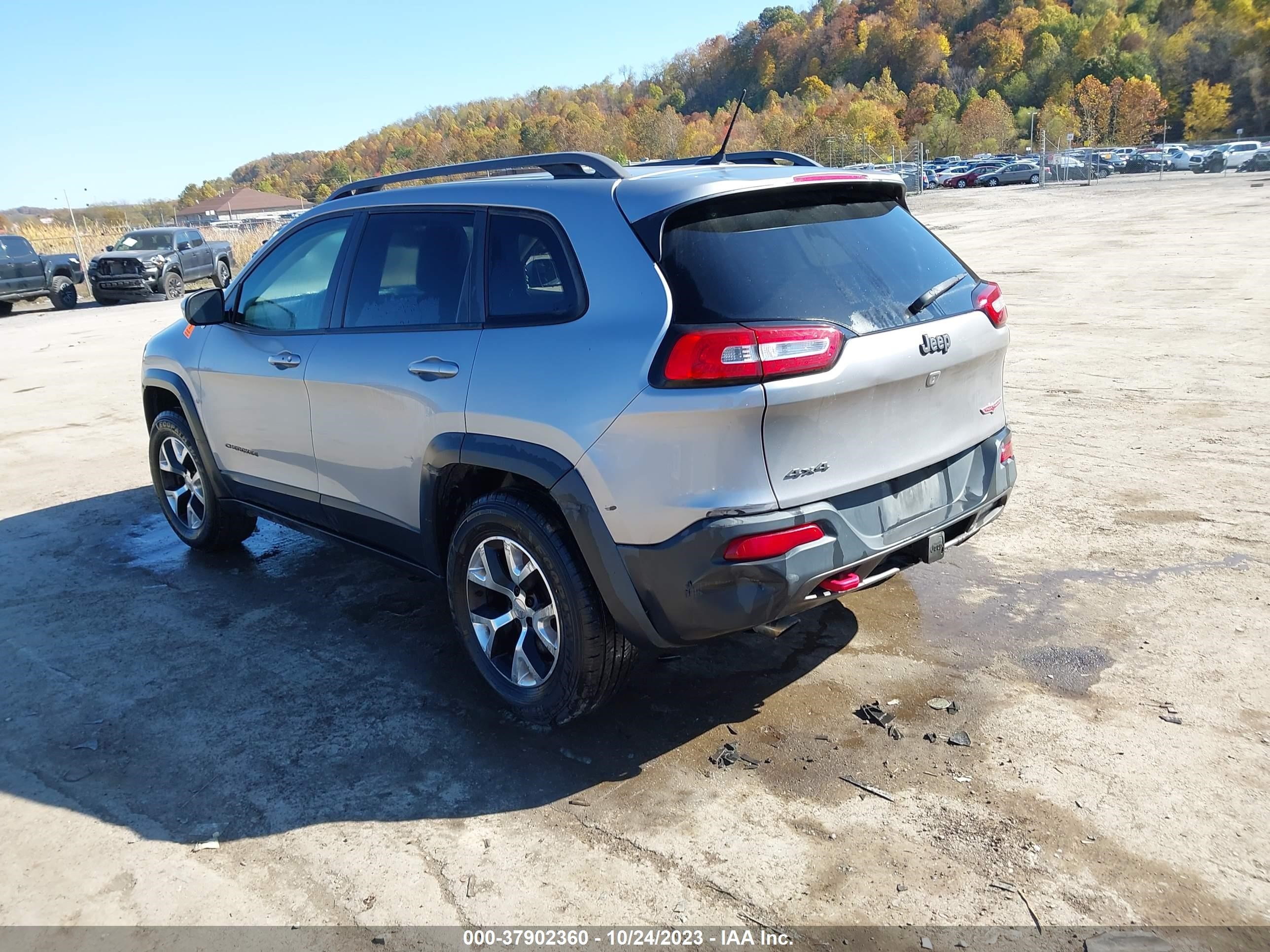 Photo 2 VIN: 1C4PJMBS8EW182570 - JEEP CHEROKEE 