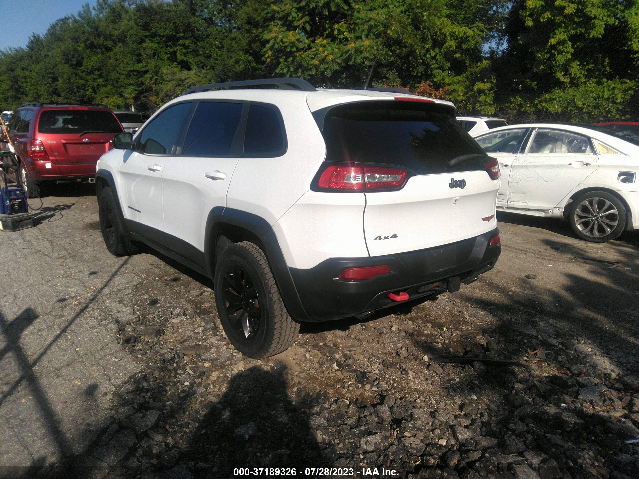 Photo 2 VIN: 1C4PJMBS8FW674677 - JEEP CHEROKEE 