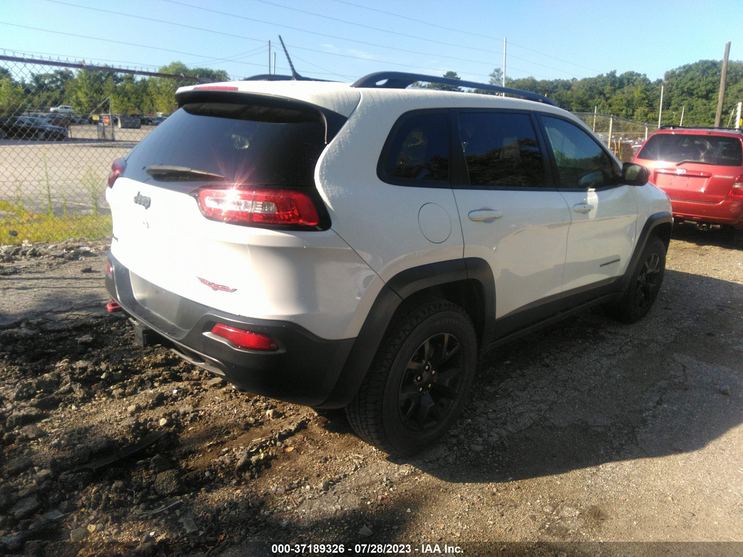 Photo 3 VIN: 1C4PJMBS8FW674677 - JEEP CHEROKEE 