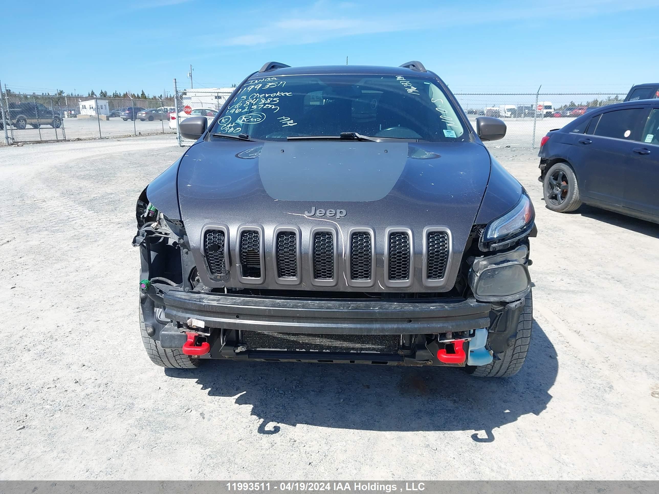 Photo 12 VIN: 1C4PJMBSXFW684885 - JEEP CHEROKEE 