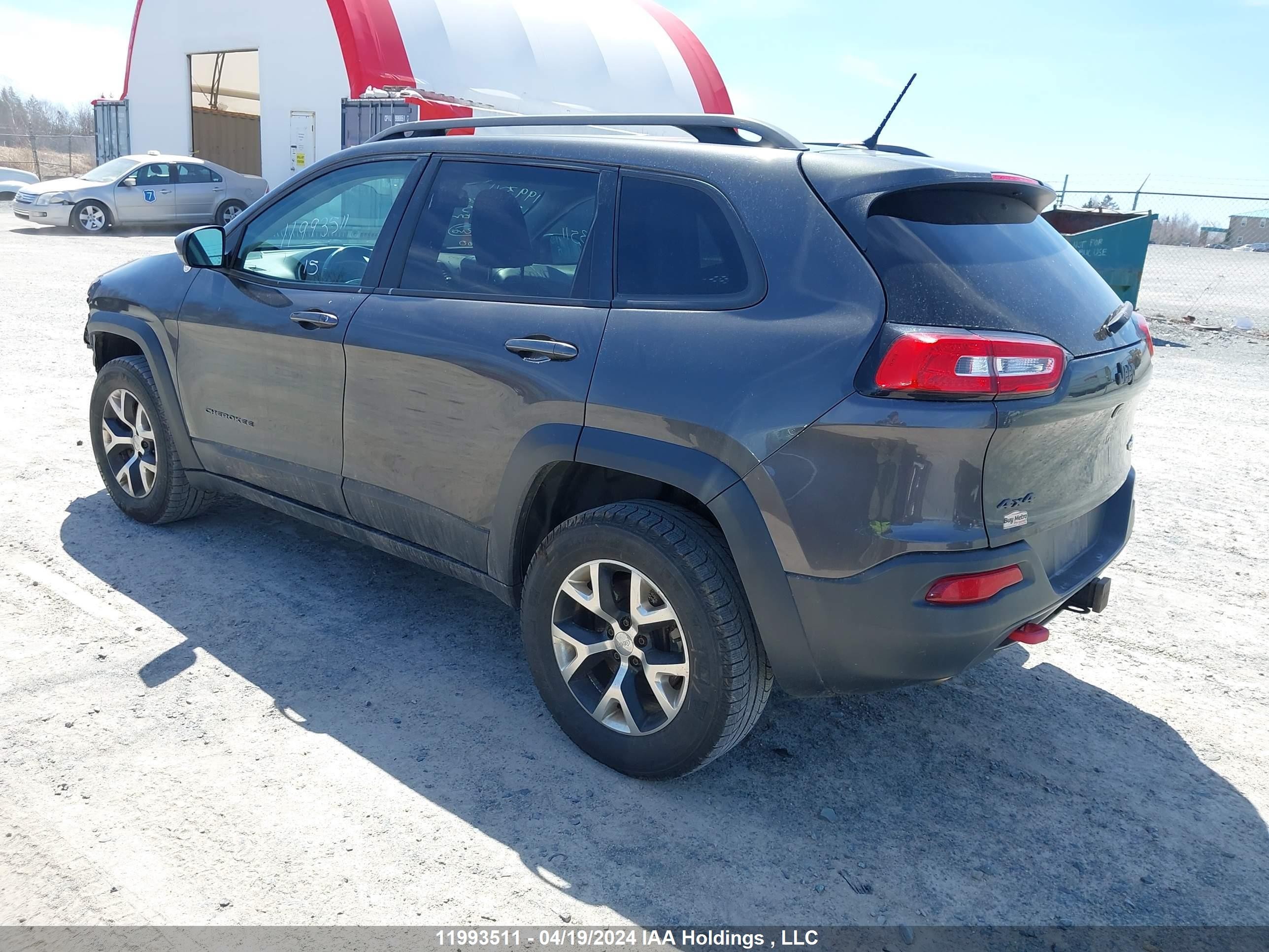 Photo 2 VIN: 1C4PJMBSXFW684885 - JEEP CHEROKEE 