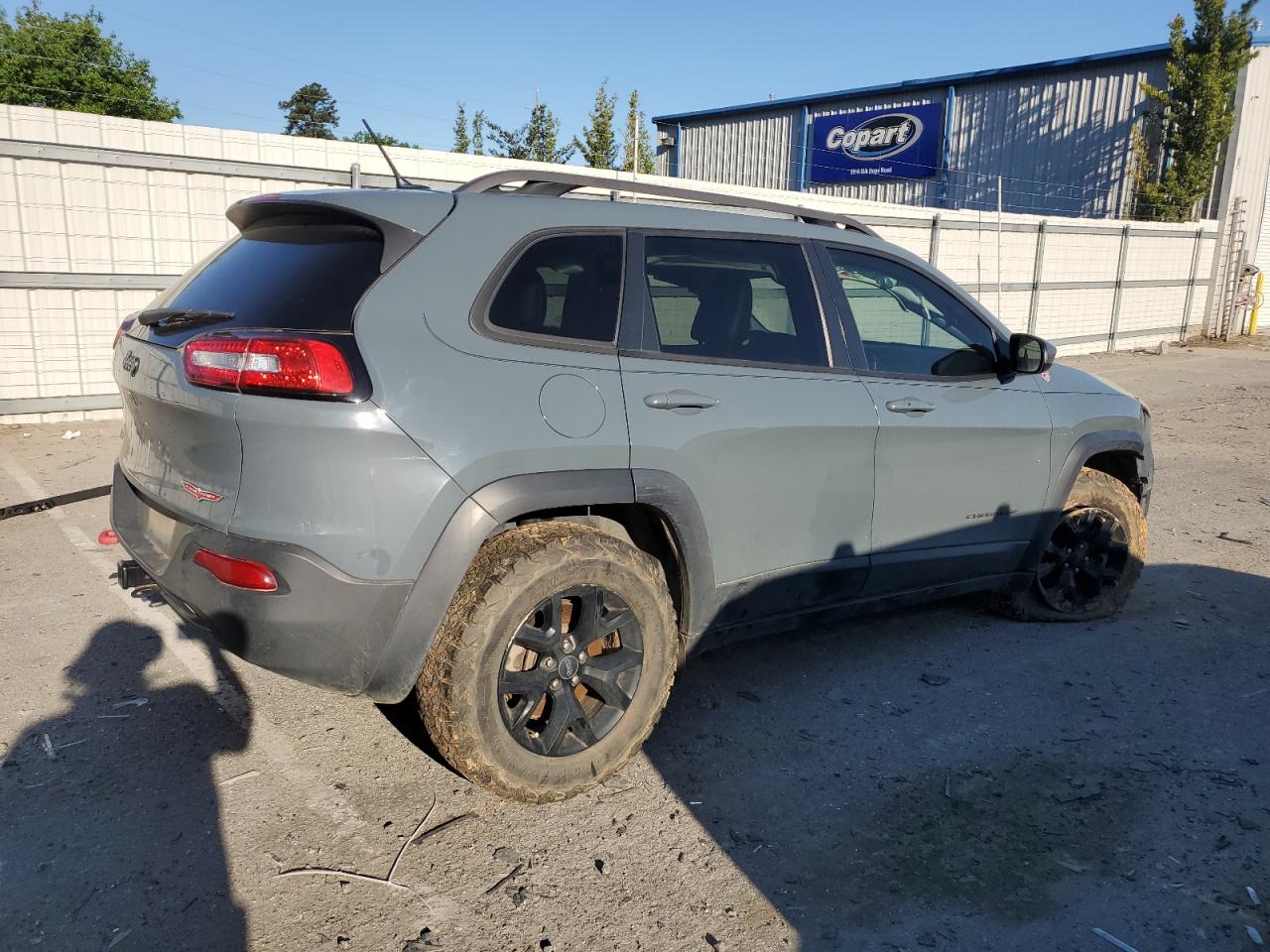 Photo 2 VIN: 1C4PJMBSXFW728769 - JEEP CHEROKEE 