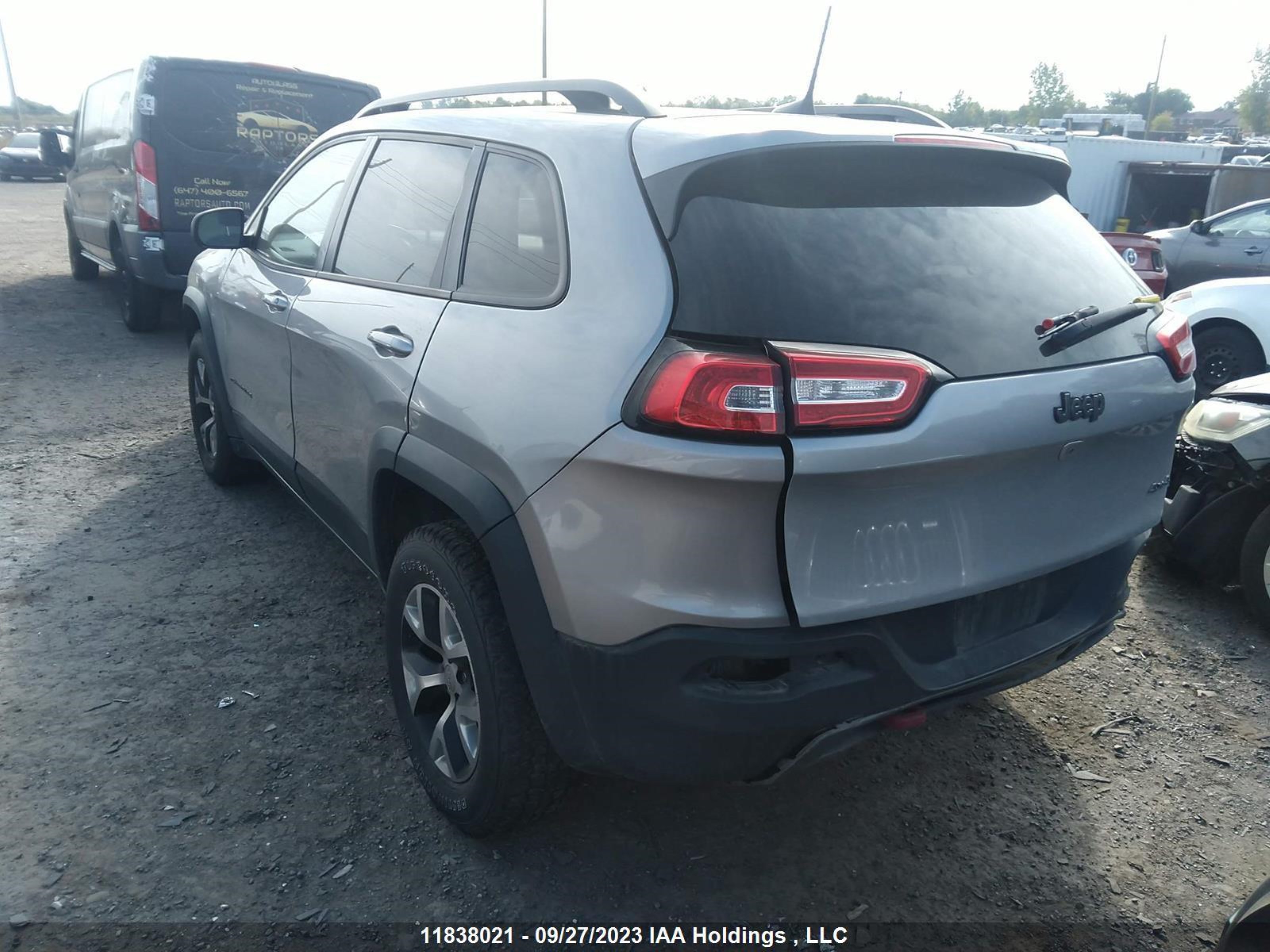 Photo 2 VIN: 1C4PJMBSXGW298498 - JEEP CHEROKEE 