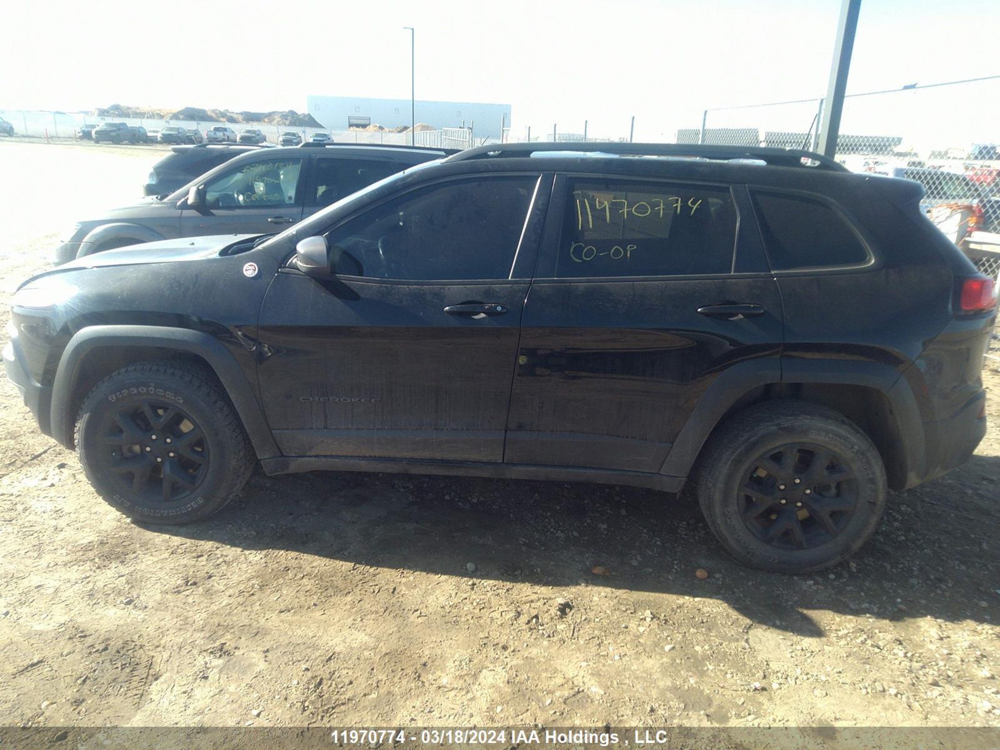 Photo 13 VIN: 1C4PJMBX0JD592183 - JEEP CHEROKEE 