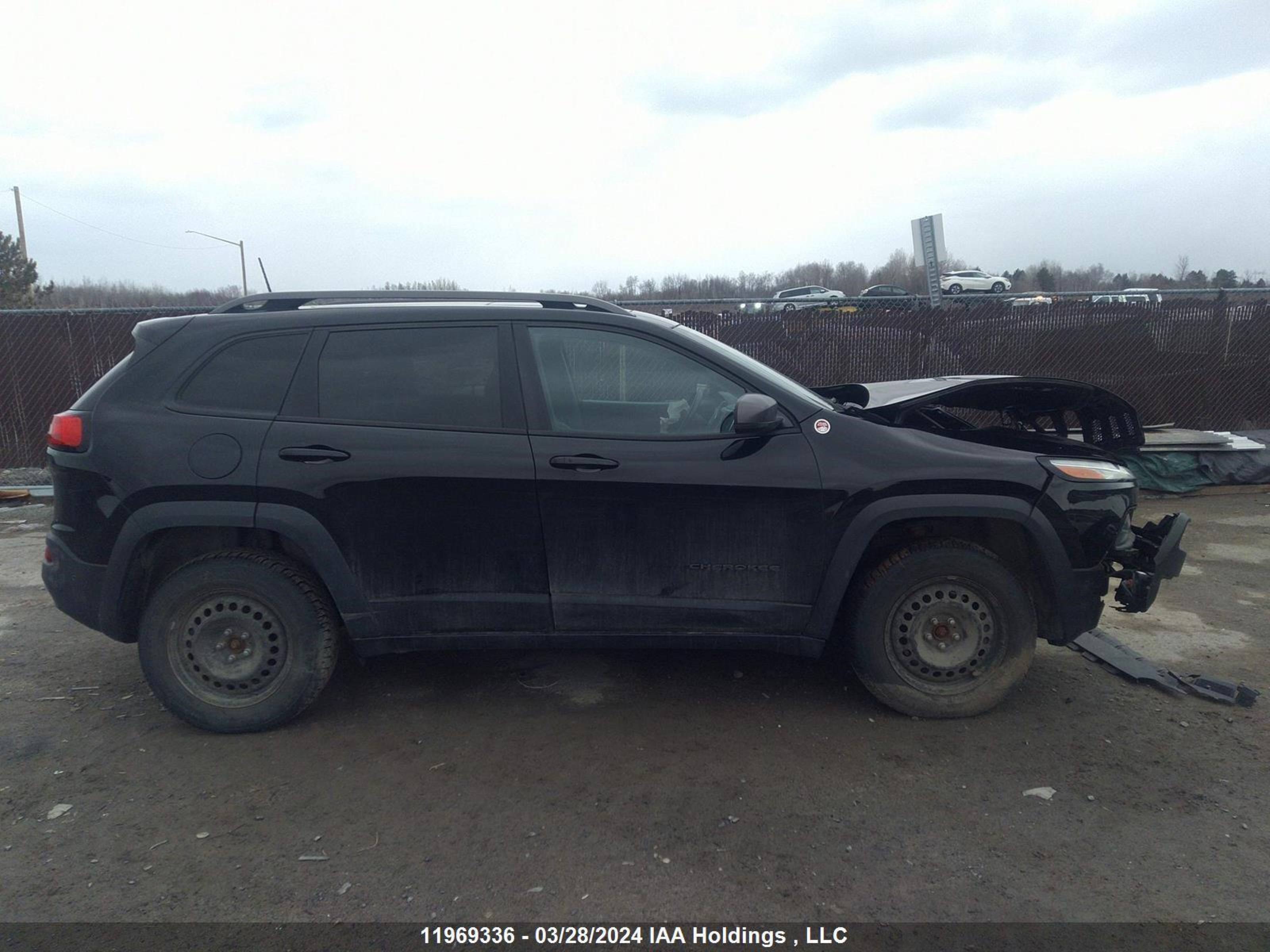 Photo 12 VIN: 1C4PJMBX1JD517590 - JEEP CHEROKEE 