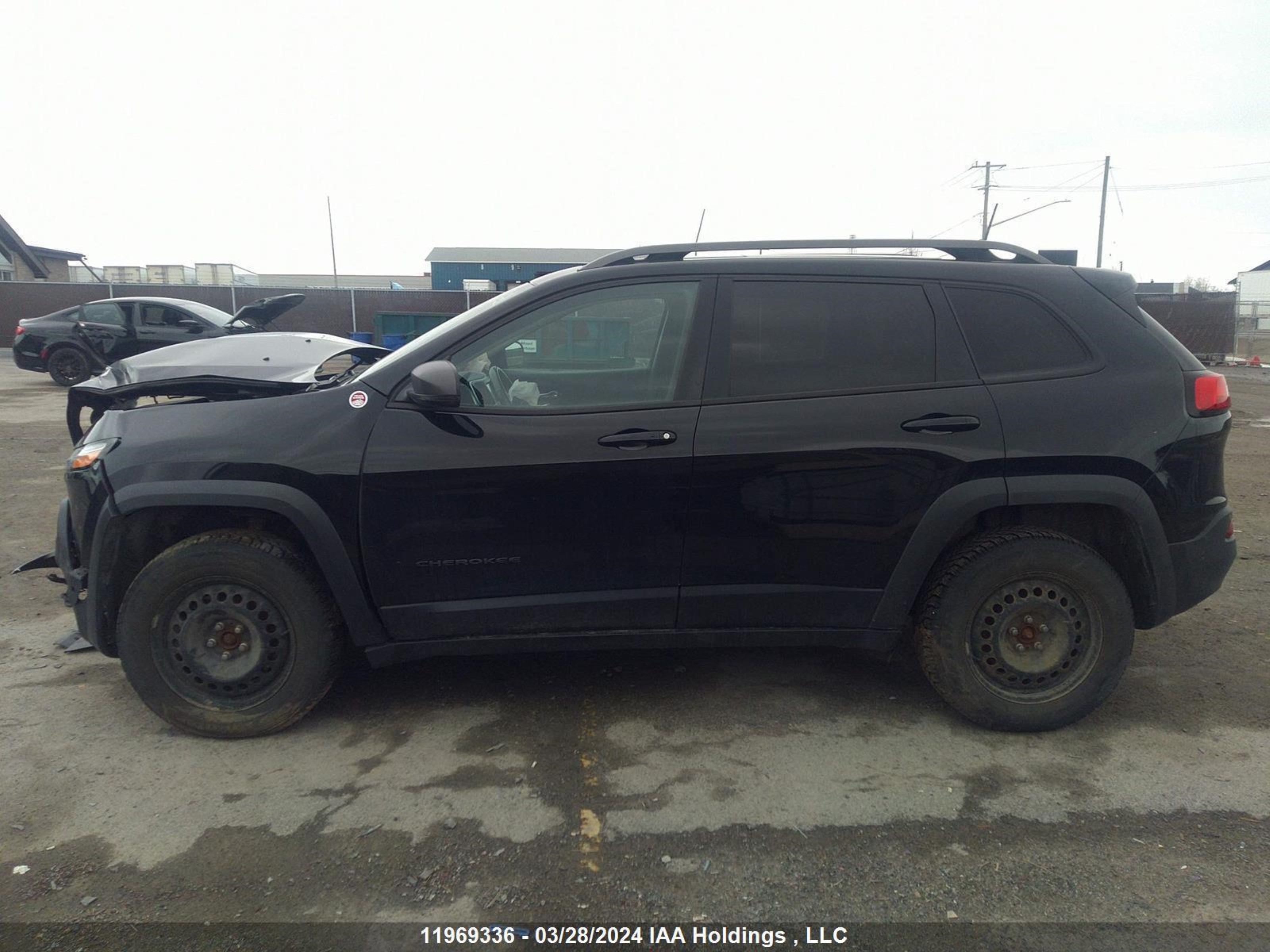 Photo 13 VIN: 1C4PJMBX1JD517590 - JEEP CHEROKEE 