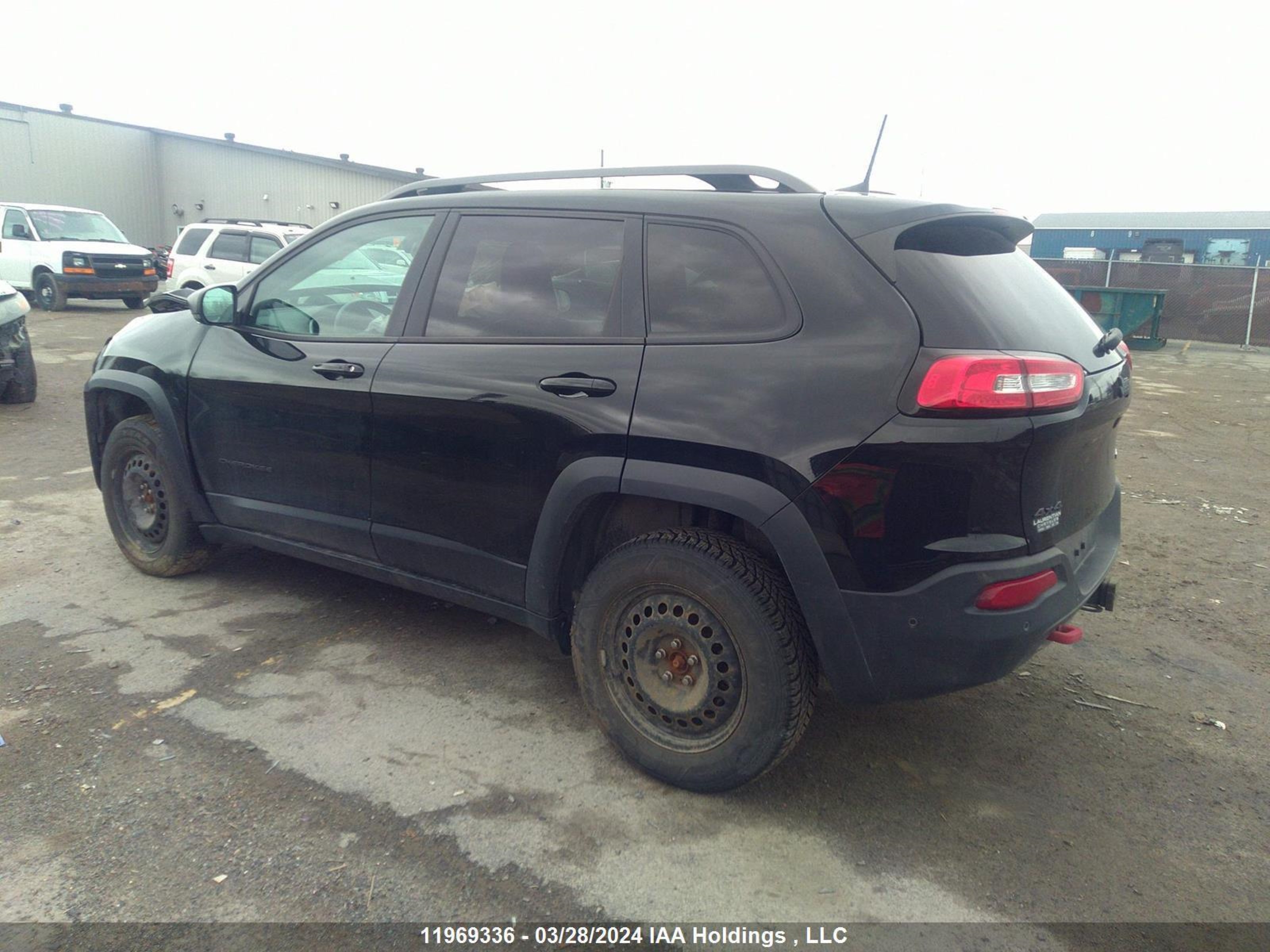 Photo 2 VIN: 1C4PJMBX1JD517590 - JEEP CHEROKEE 