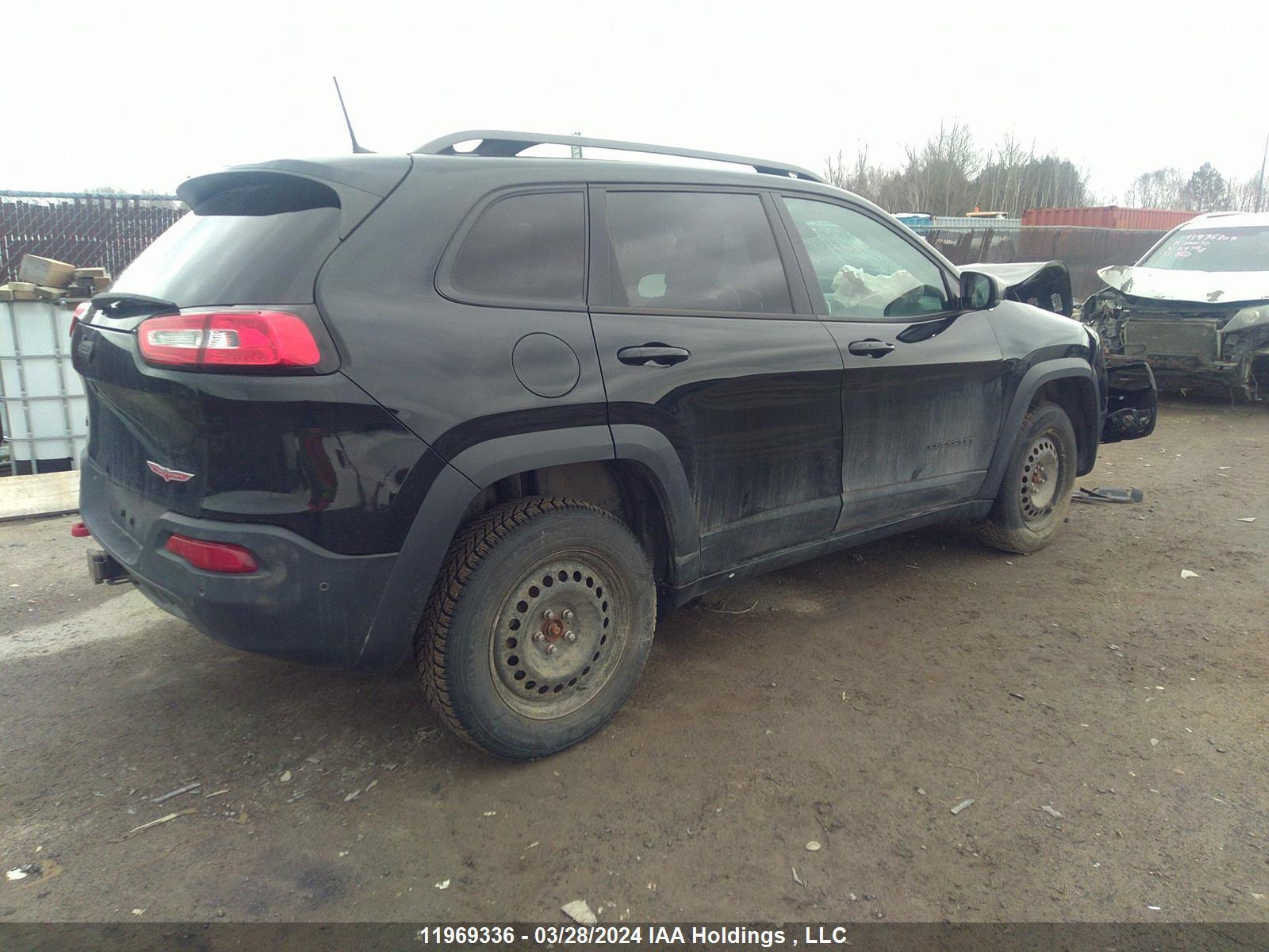 Photo 3 VIN: 1C4PJMBX1JD517590 - JEEP CHEROKEE 