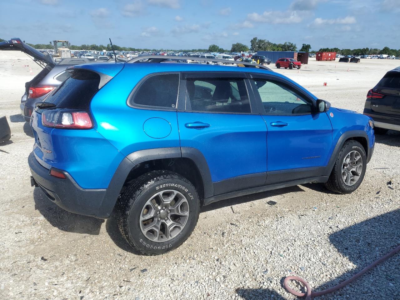 Photo 2 VIN: 1C4PJMBX2LD646747 - JEEP CHEROKEE 