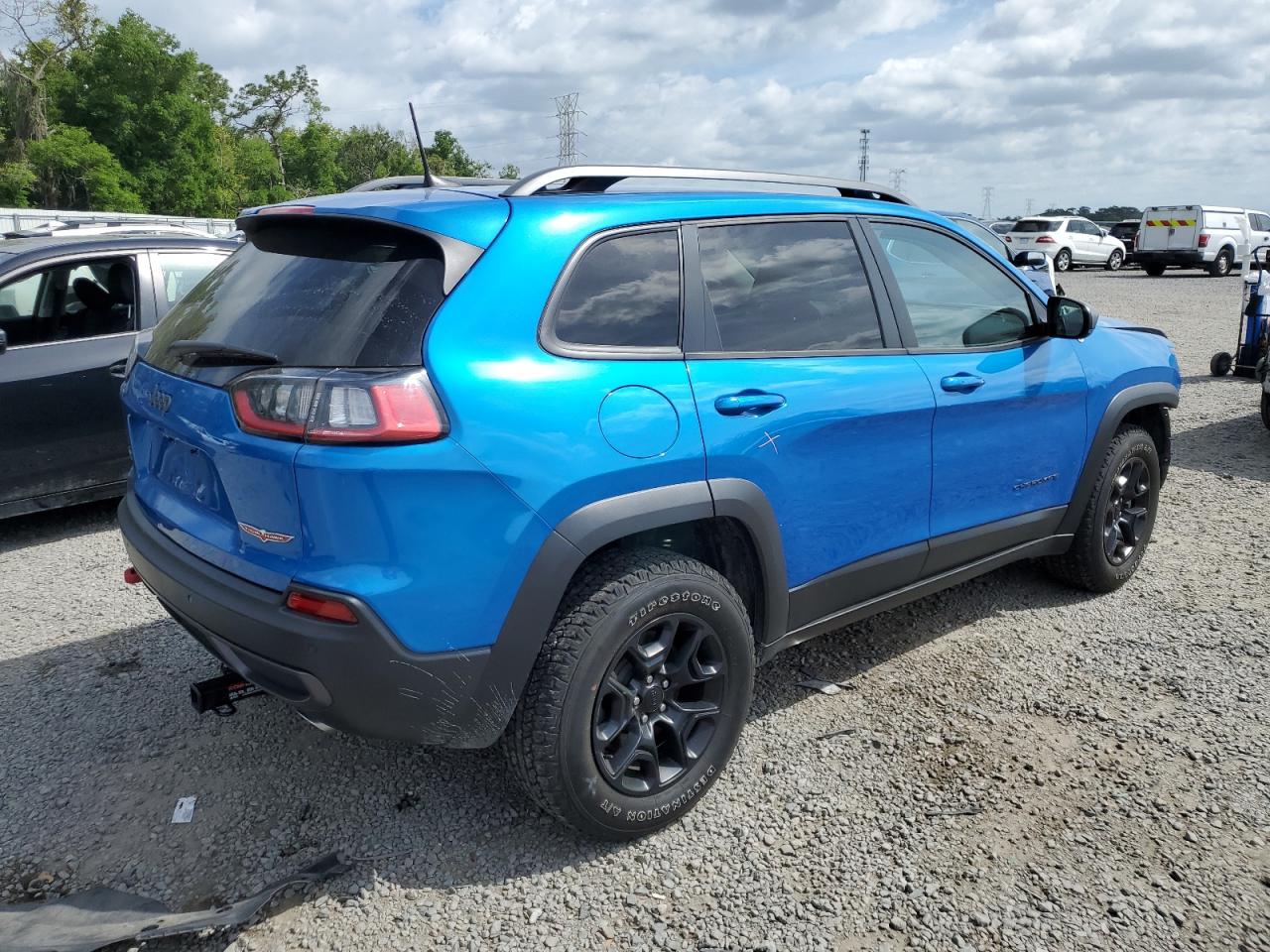 Photo 2 VIN: 1C4PJMBX3MD102680 - JEEP CHEROKEE 