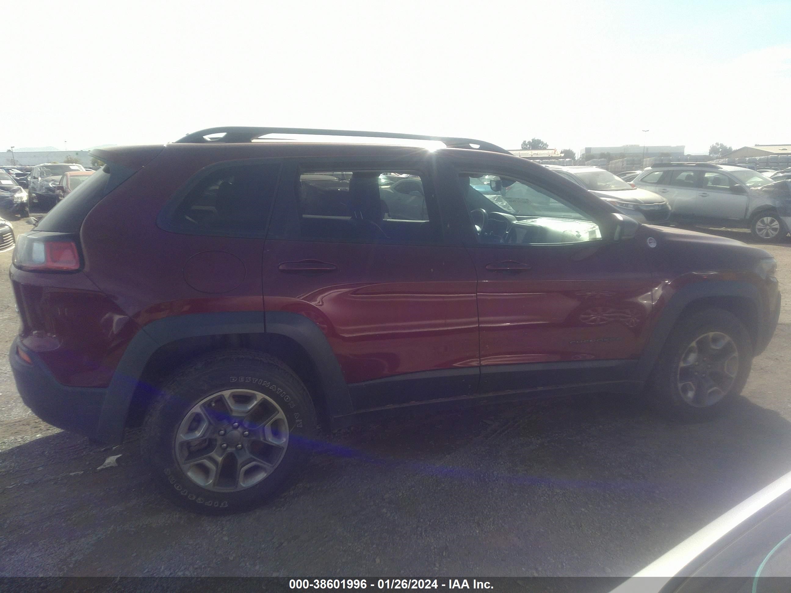 Photo 11 VIN: 1C4PJMBX4KD463414 - JEEP CHEROKEE 