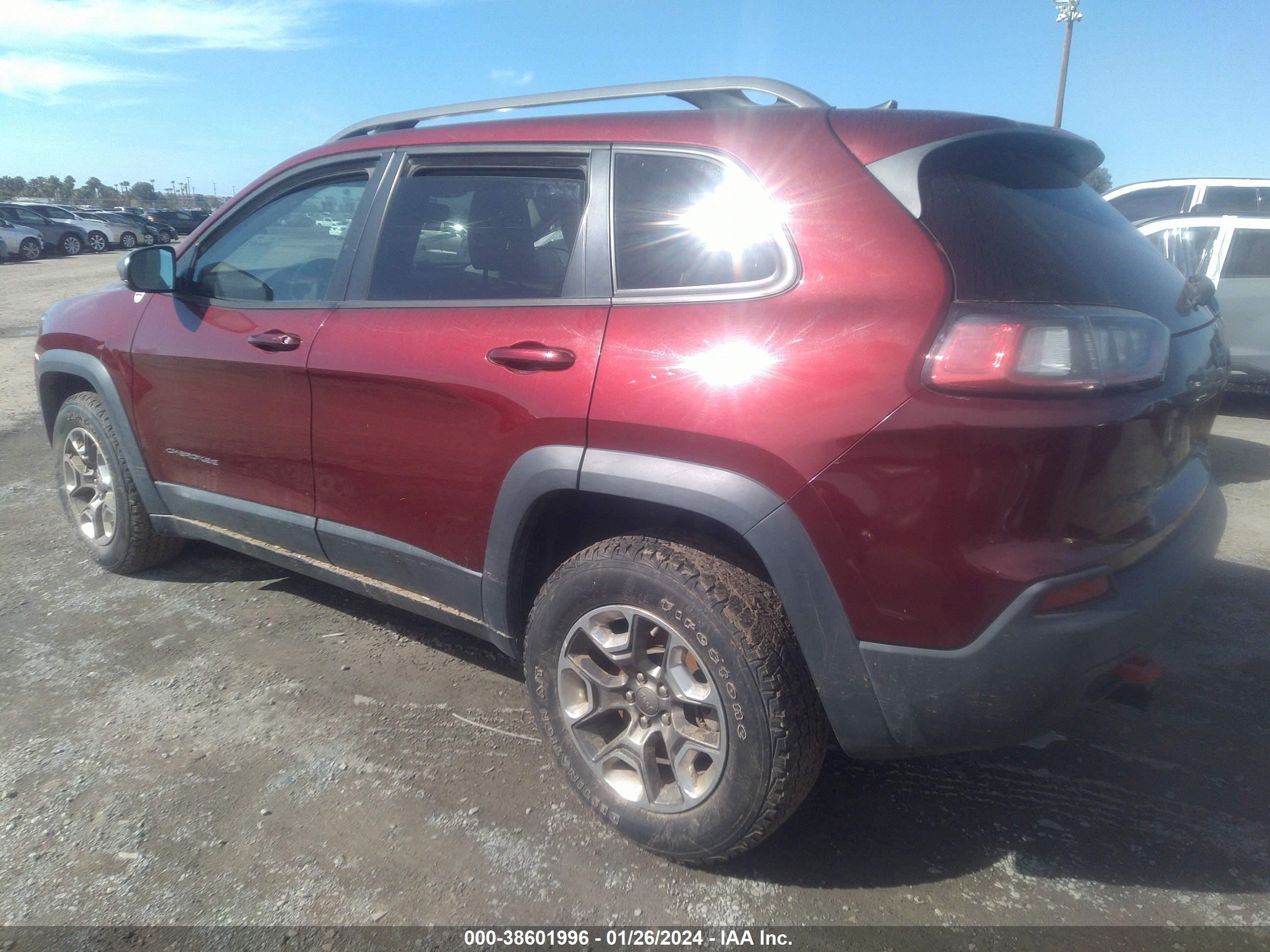 Photo 2 VIN: 1C4PJMBX4KD463414 - JEEP CHEROKEE 