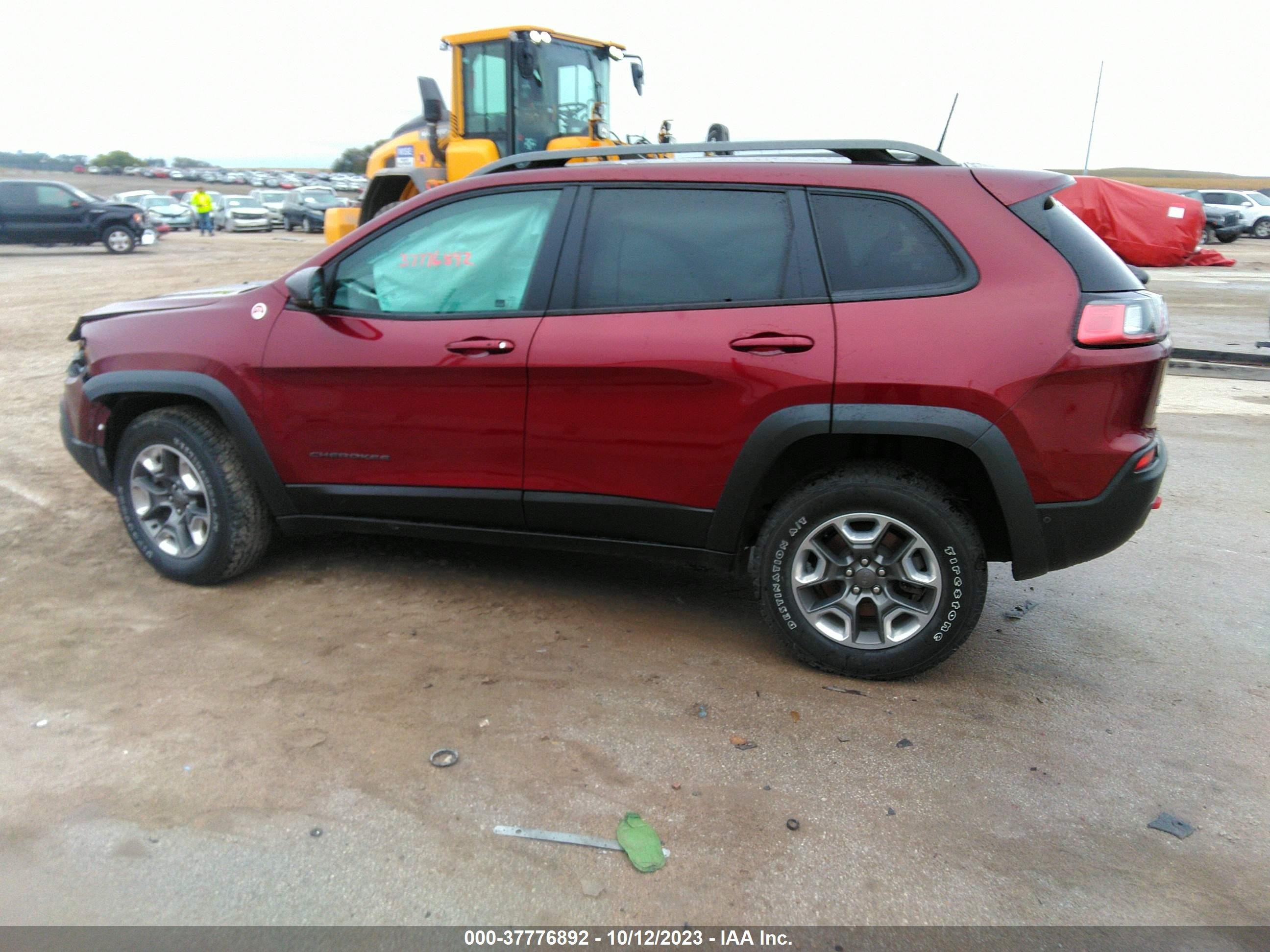 Photo 13 VIN: 1C4PJMBX8KD437124 - JEEP CHEROKEE 