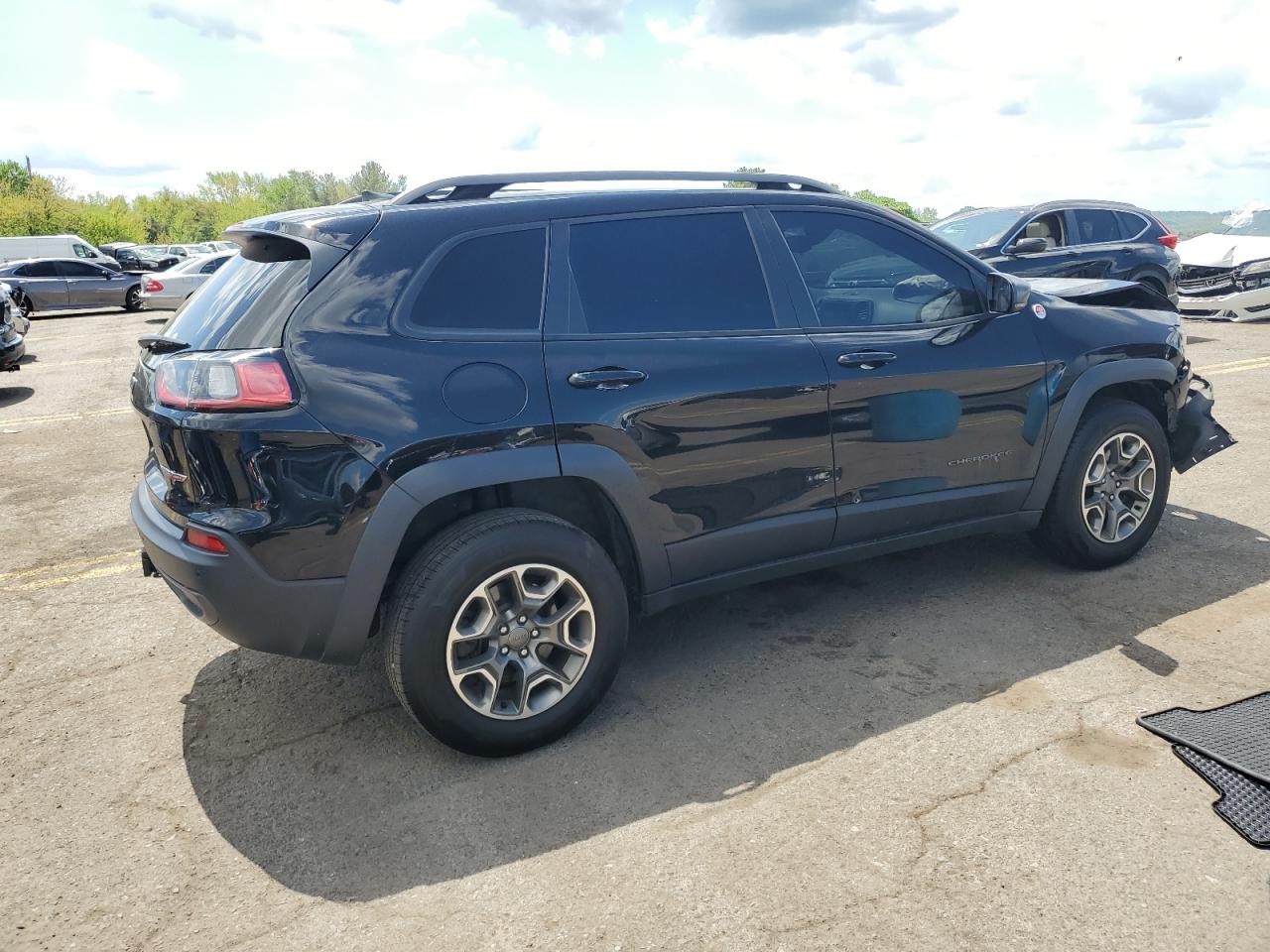 Photo 2 VIN: 1C4PJMBX8LD528928 - JEEP CHEROKEE 