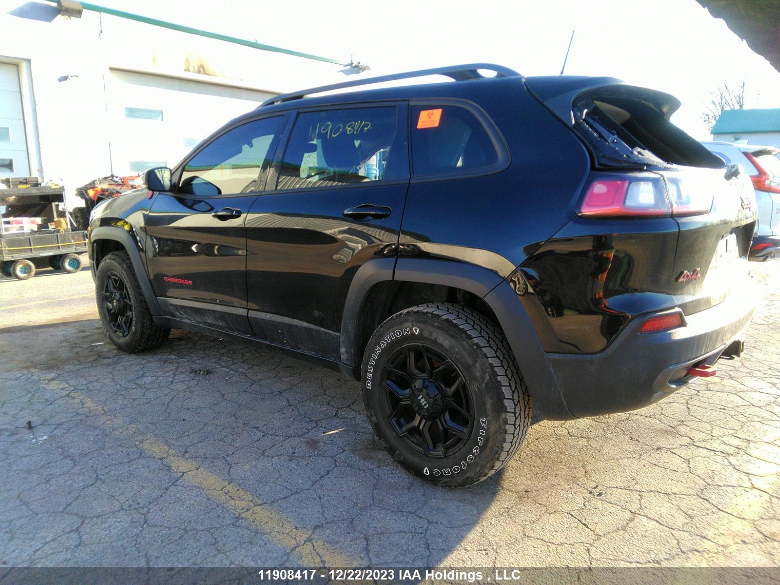 Photo 2 VIN: 1C4PJMBX8LD620847 - JEEP CHEROKEE 