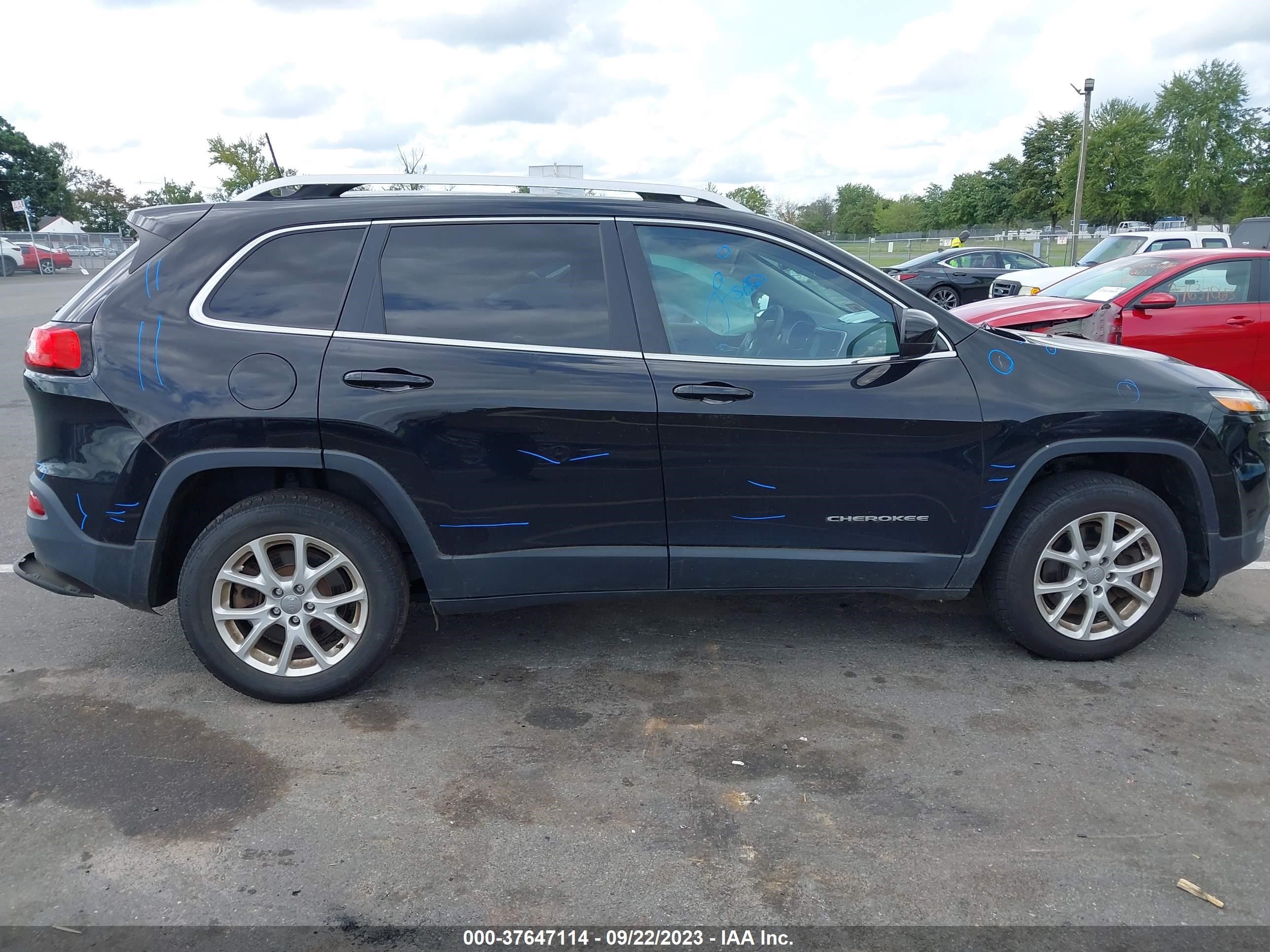 Photo 12 VIN: 1C4PJMCB0HW659530 - JEEP CHEROKEE 