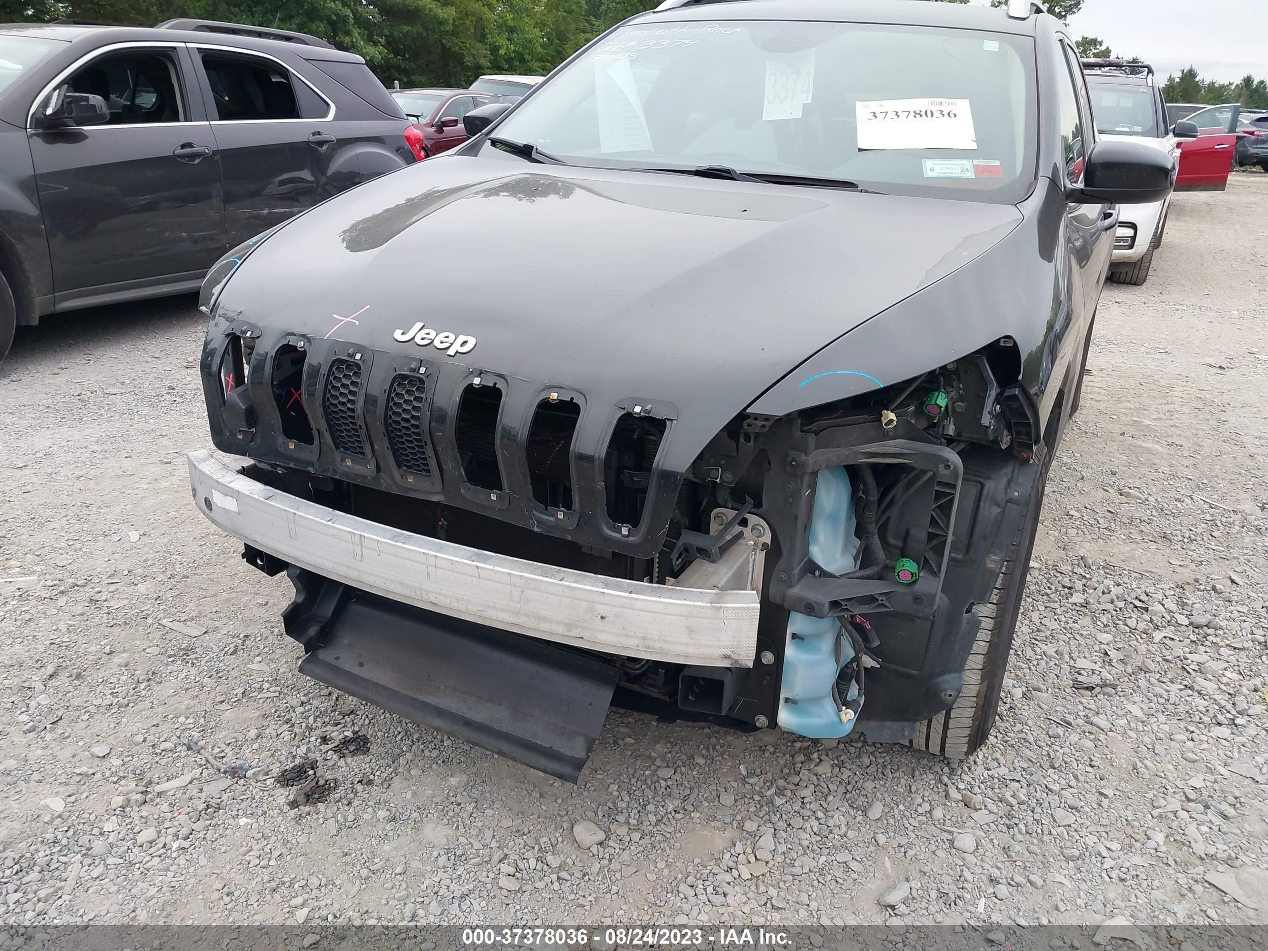 Photo 5 VIN: 1C4PJMCB1GW263265 - JEEP CHEROKEE 