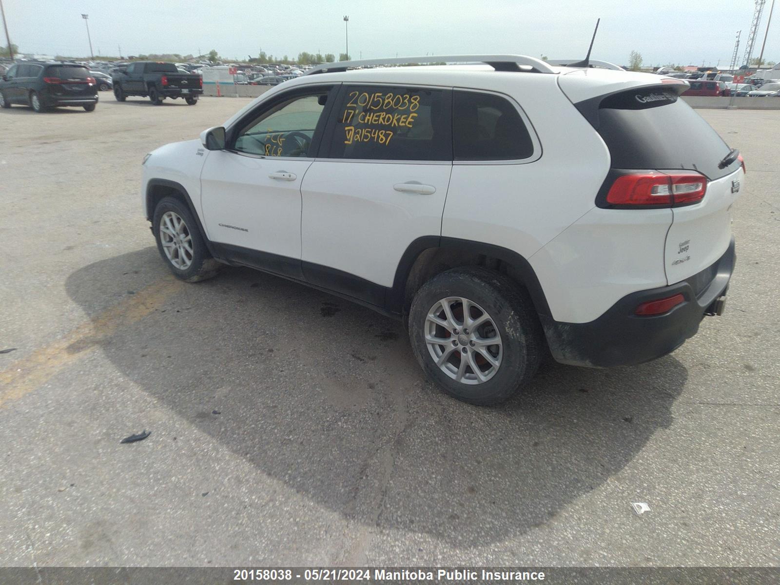 Photo 2 VIN: 1C4PJMCB3HD215487 - JEEP CHEROKEE 