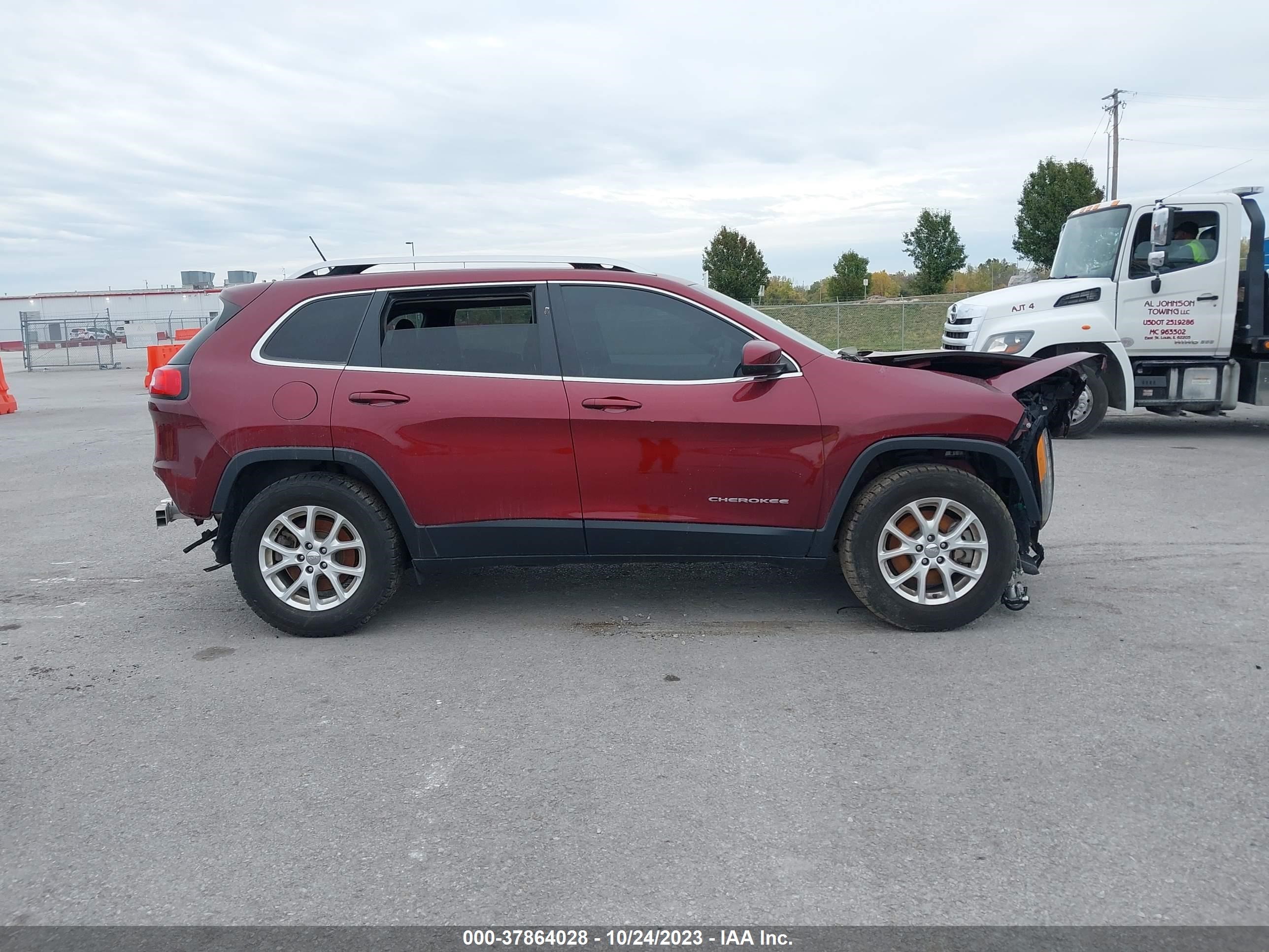 Photo 11 VIN: 1C4PJMCB3JD603163 - JEEP CHEROKEE 