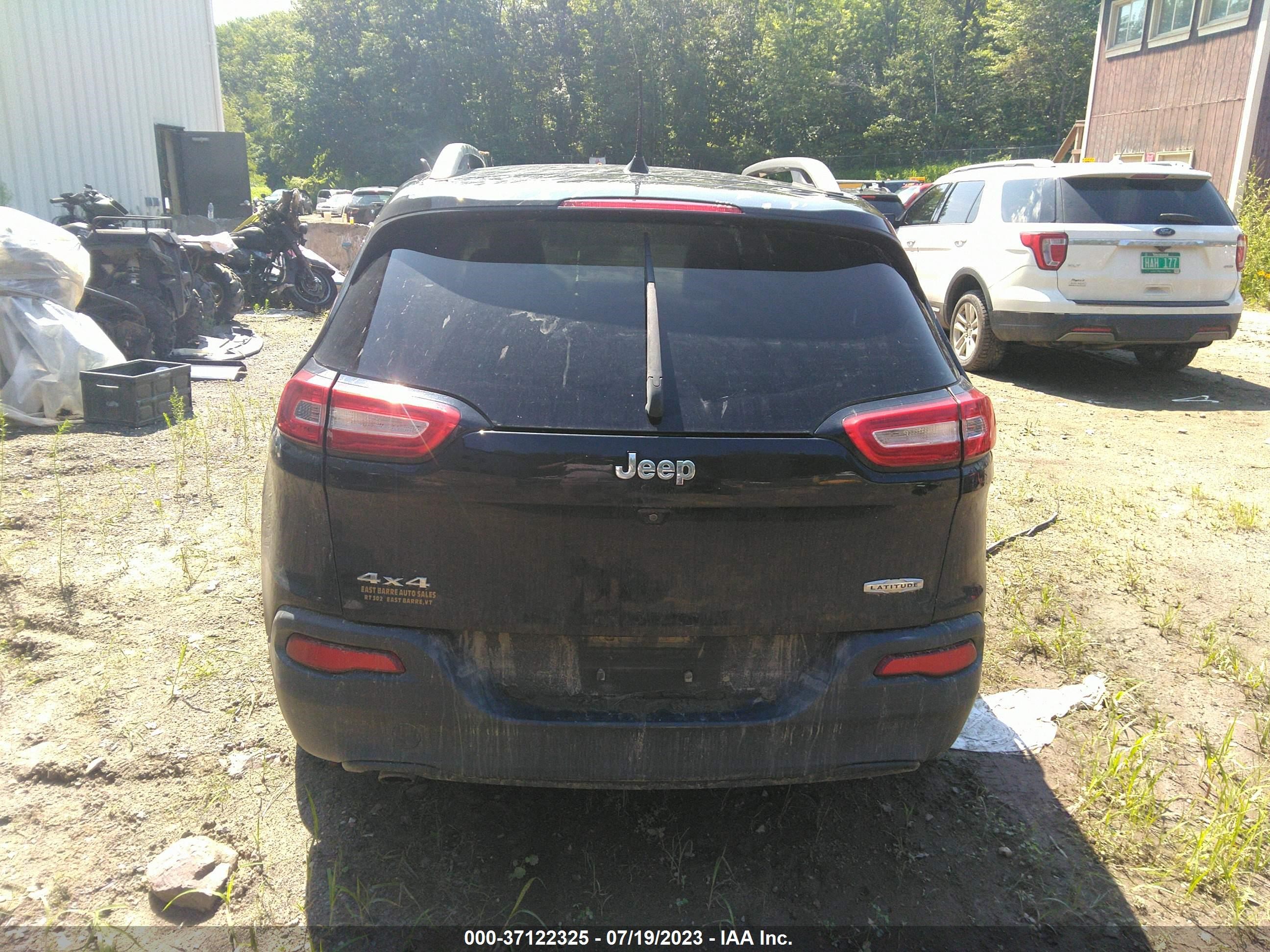 Photo 14 VIN: 1C4PJMCB4GW175715 - JEEP CHEROKEE 