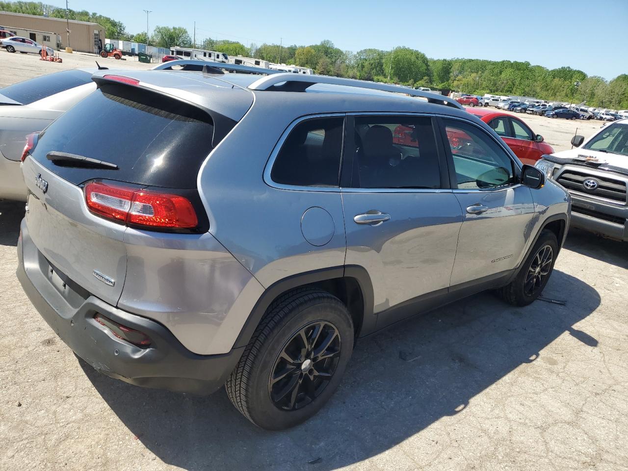 Photo 2 VIN: 1C4PJMCB4HW588753 - JEEP GRAND CHEROKEE 