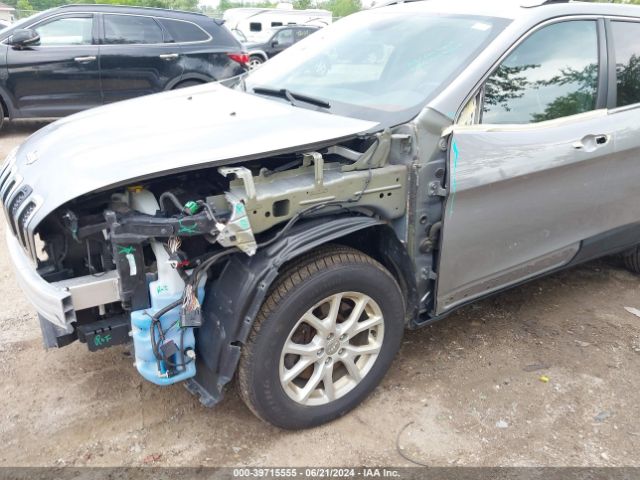 Photo 5 VIN: 1C4PJMCB5GW301418 - JEEP CHEROKEE 