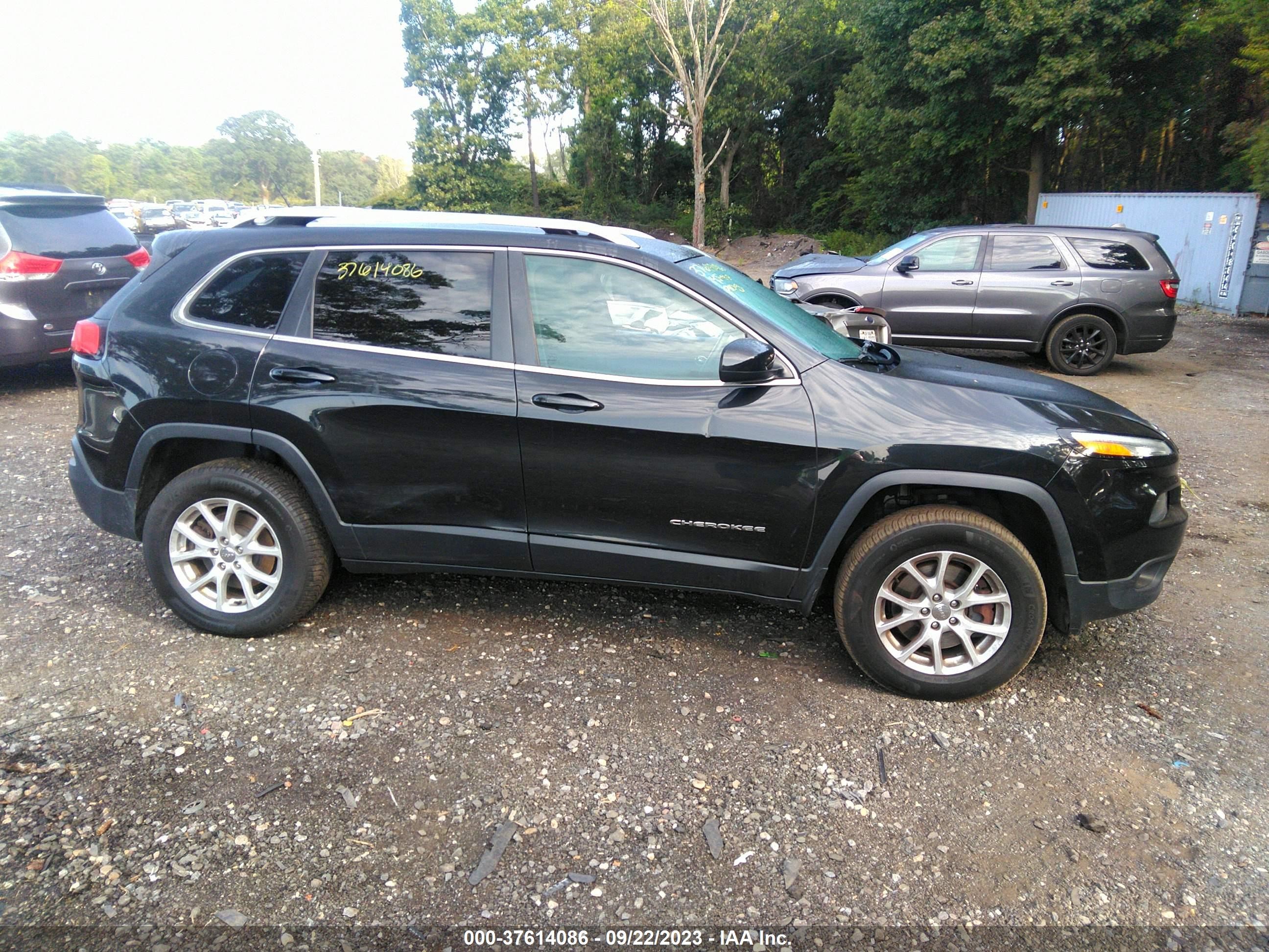 Photo 12 VIN: 1C4PJMCB7EW169551 - JEEP CHEROKEE 